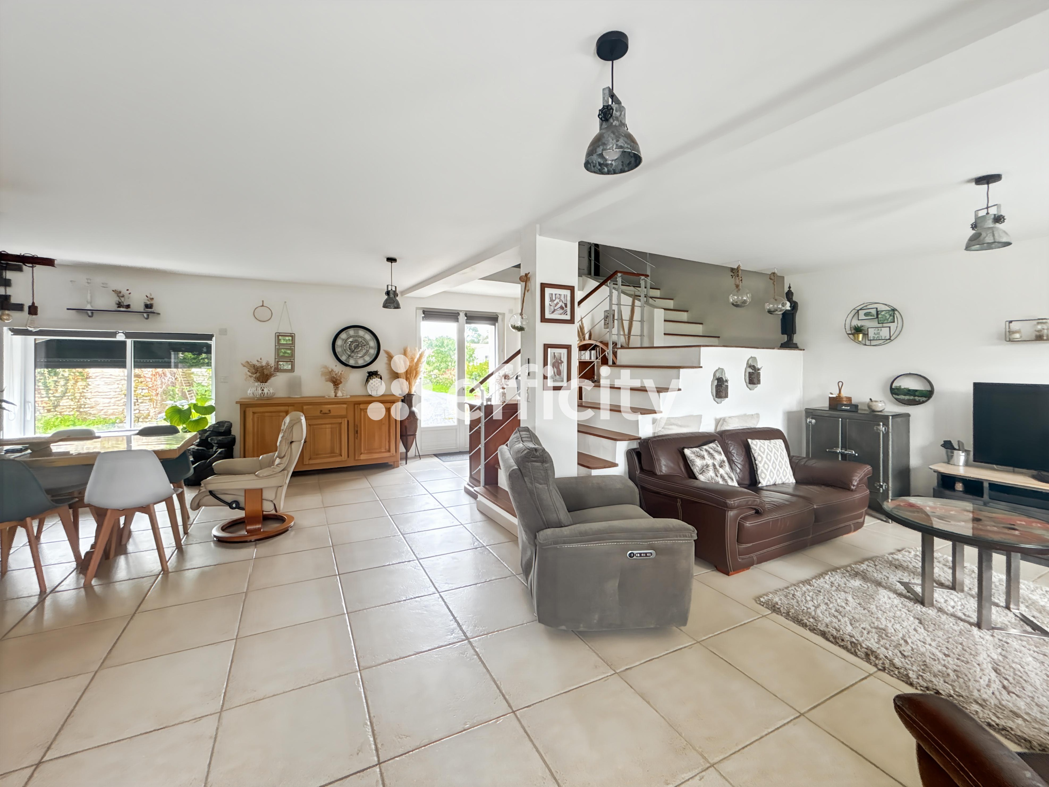 Achat immobilier Maison 6 pièces  192m2 à Nantillé (17770) - Photo n°6