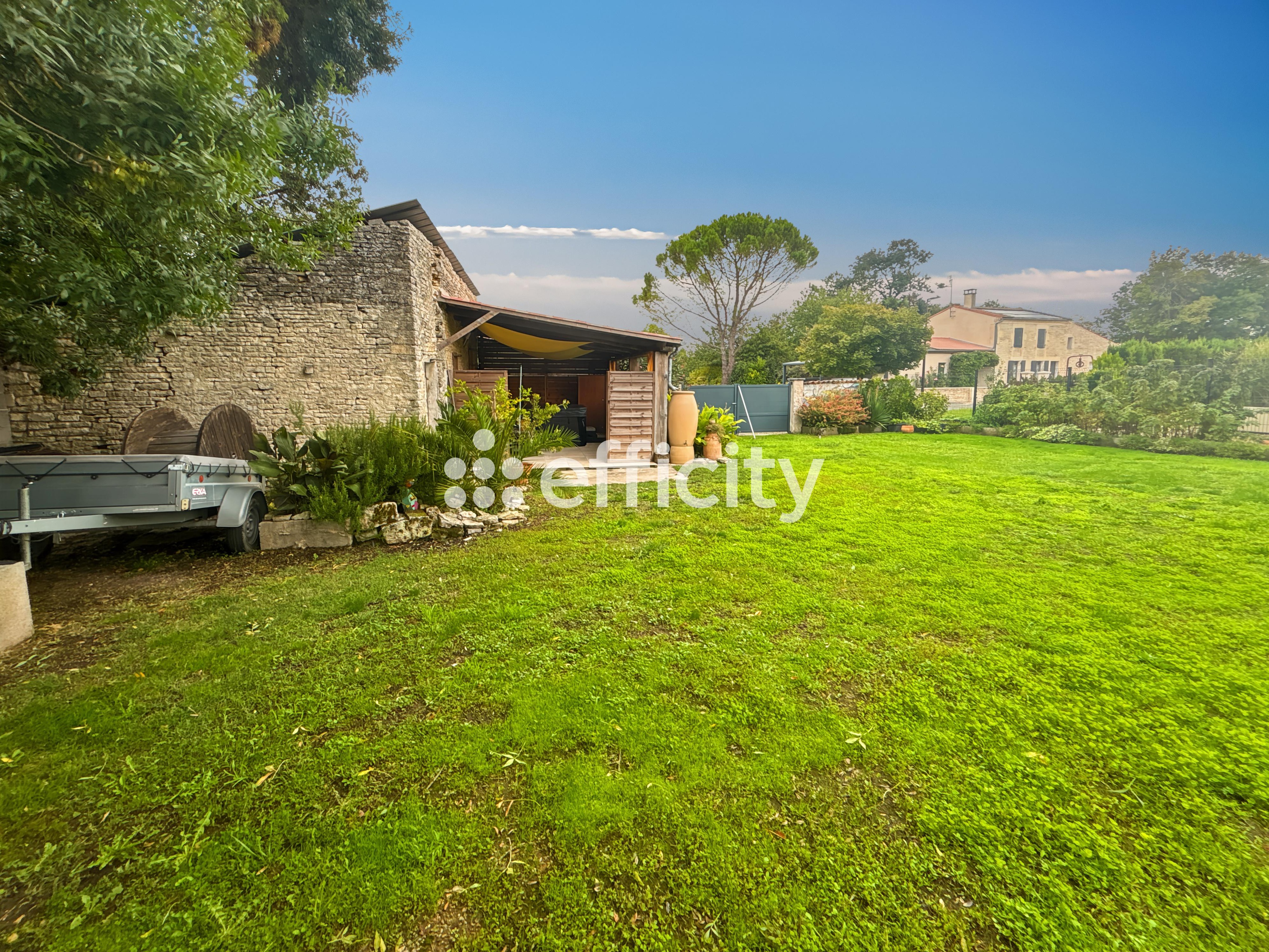 Achat immobilier Maison 6 pièces  192m2 à Nantillé (17770) - Photo n°4