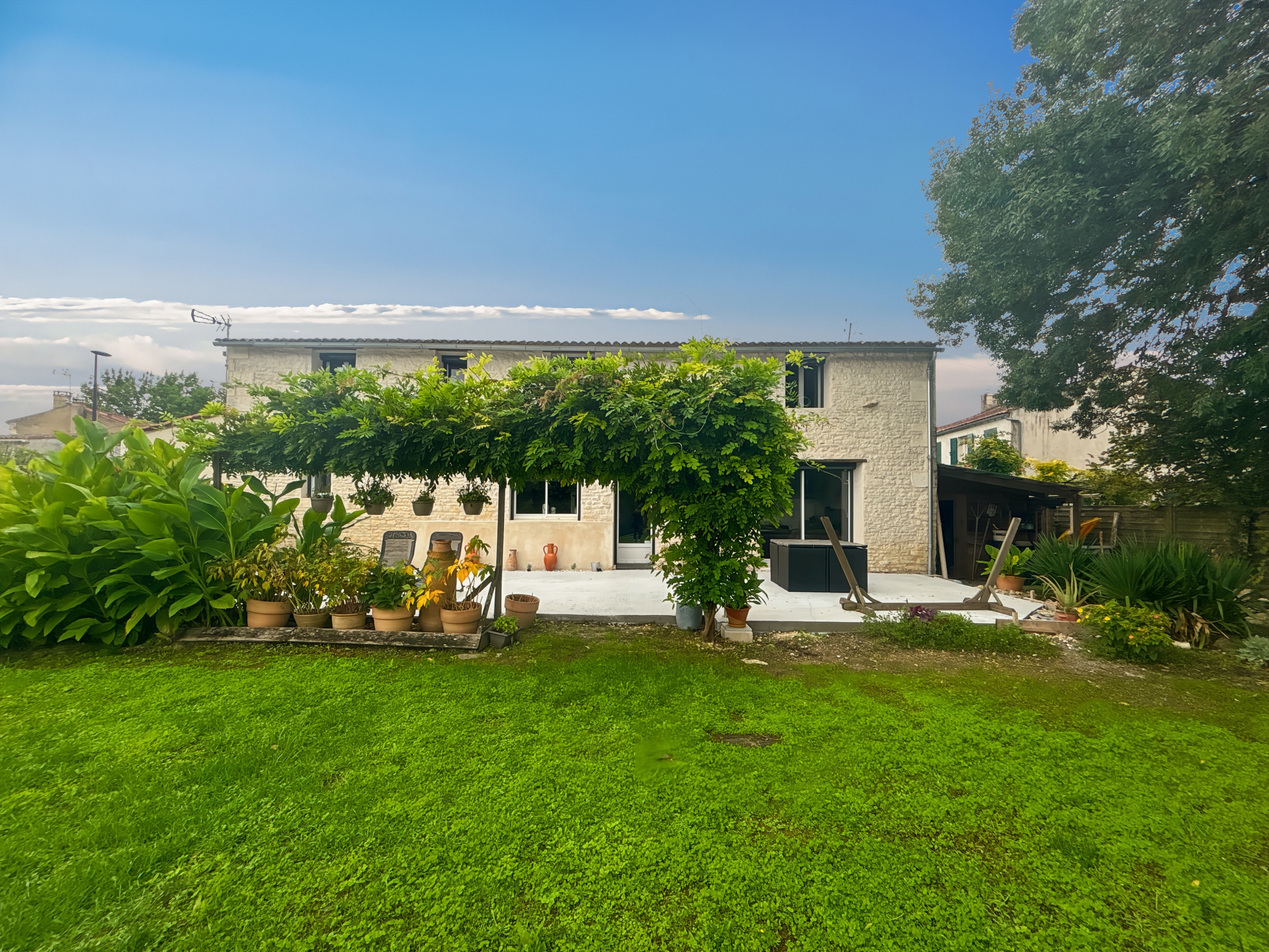 maison 6 pièces - 192m2 à Nantillé (17770)