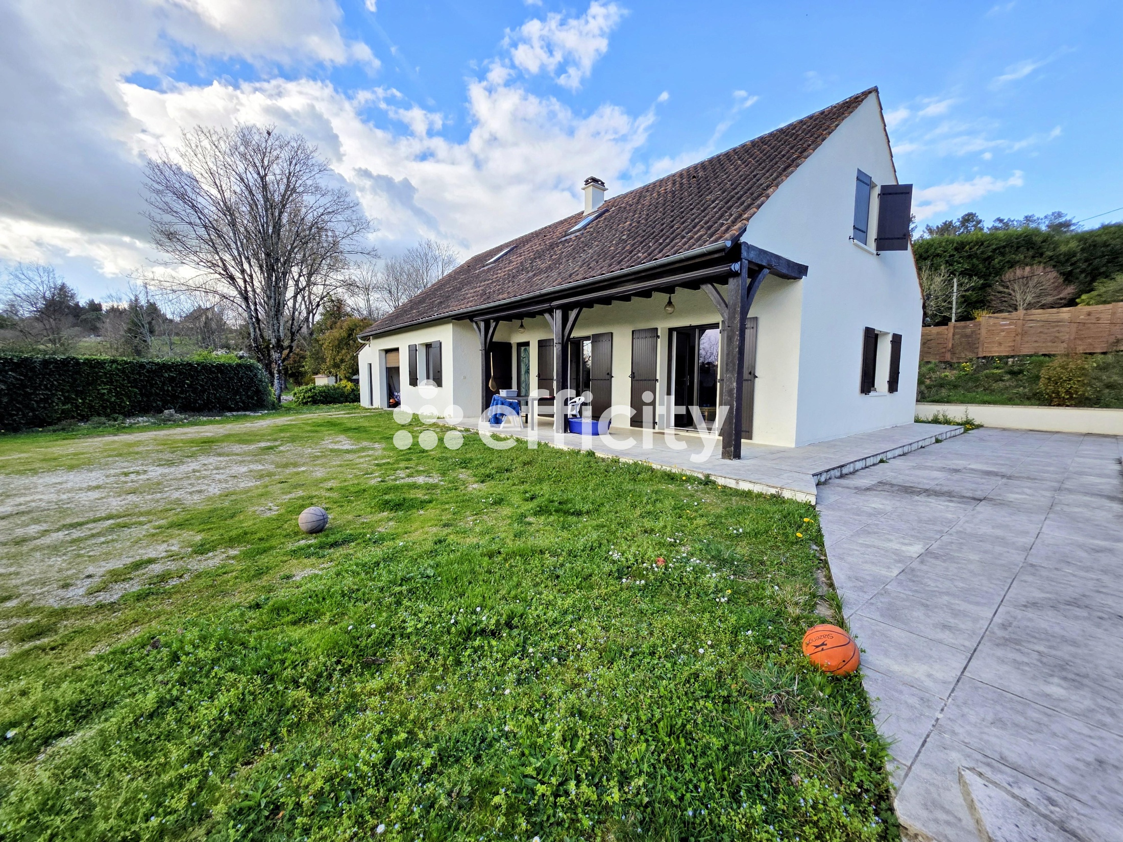 maison 6 pièces - 151m2 à Marcillac-Saint-Quentin (24200)