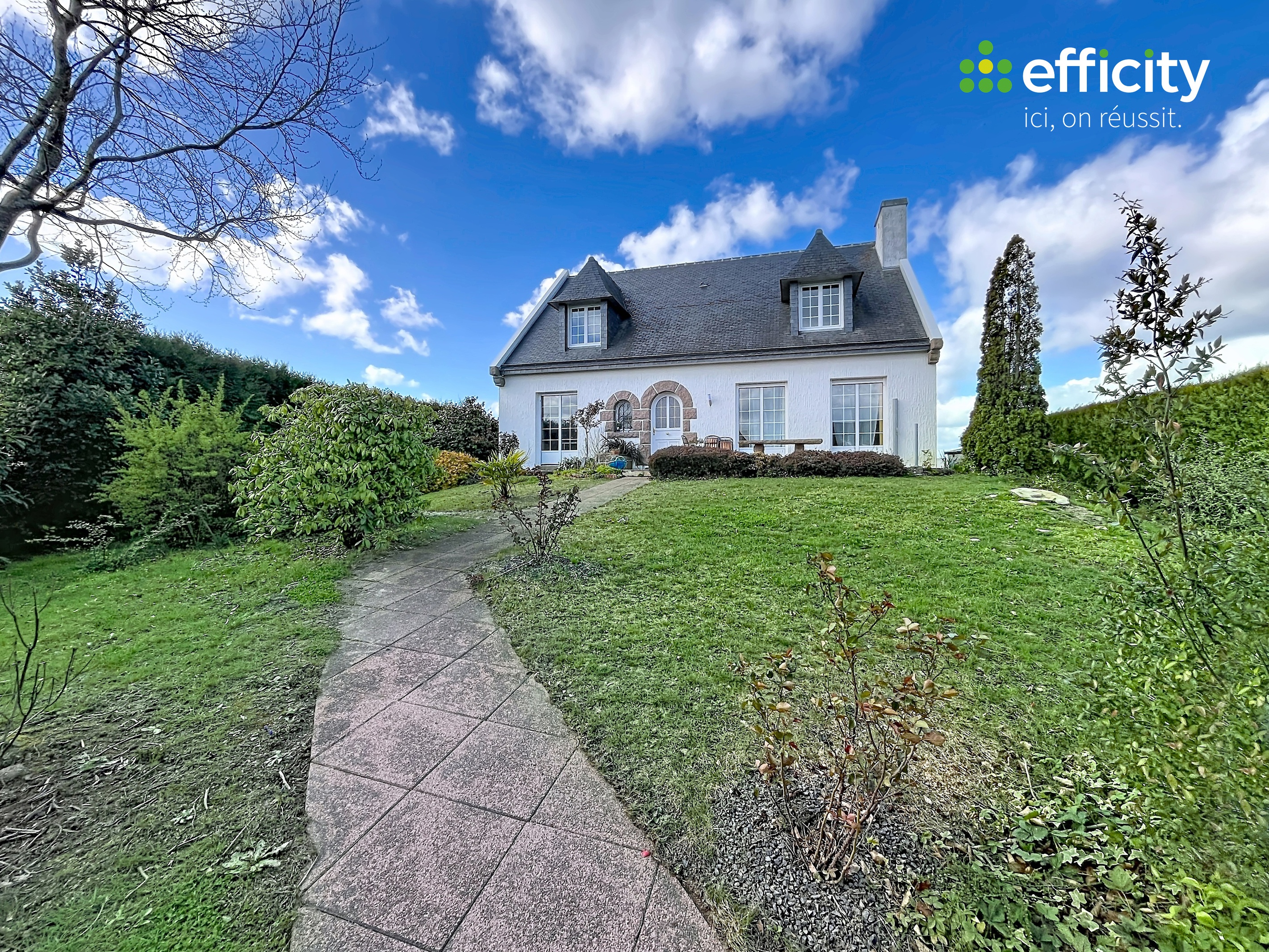 Achat immobilier Maison 6 pièces  165m2 à Châteaugiron (35410) - Photo n°1