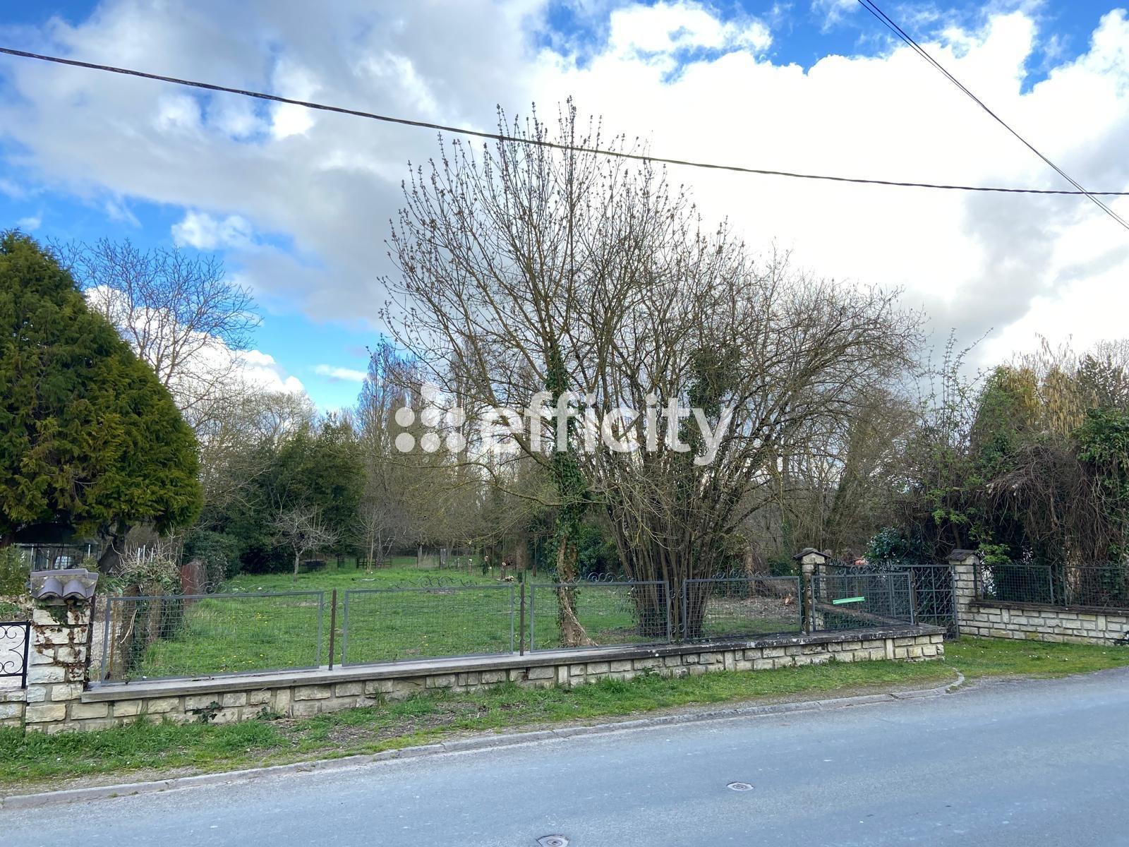 Terrain 986 m² · à Aigre · 986 m² · 16 390 €