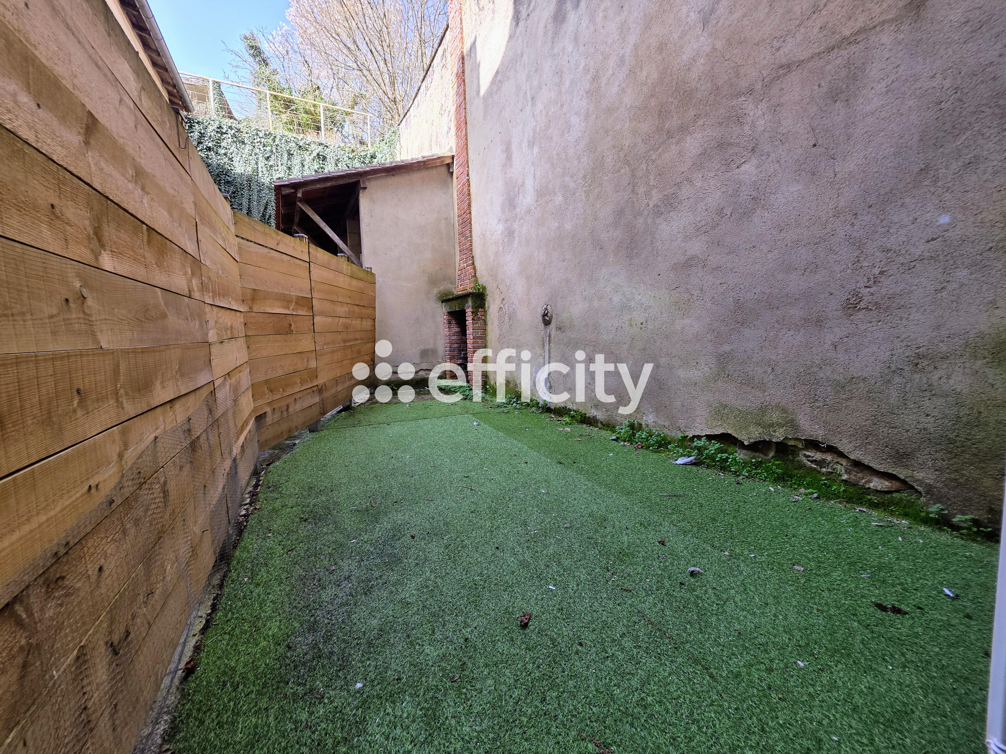 Achat immobilier Immeuble 8 pièces  140m2 à Nontron (24300) - Photo n°4