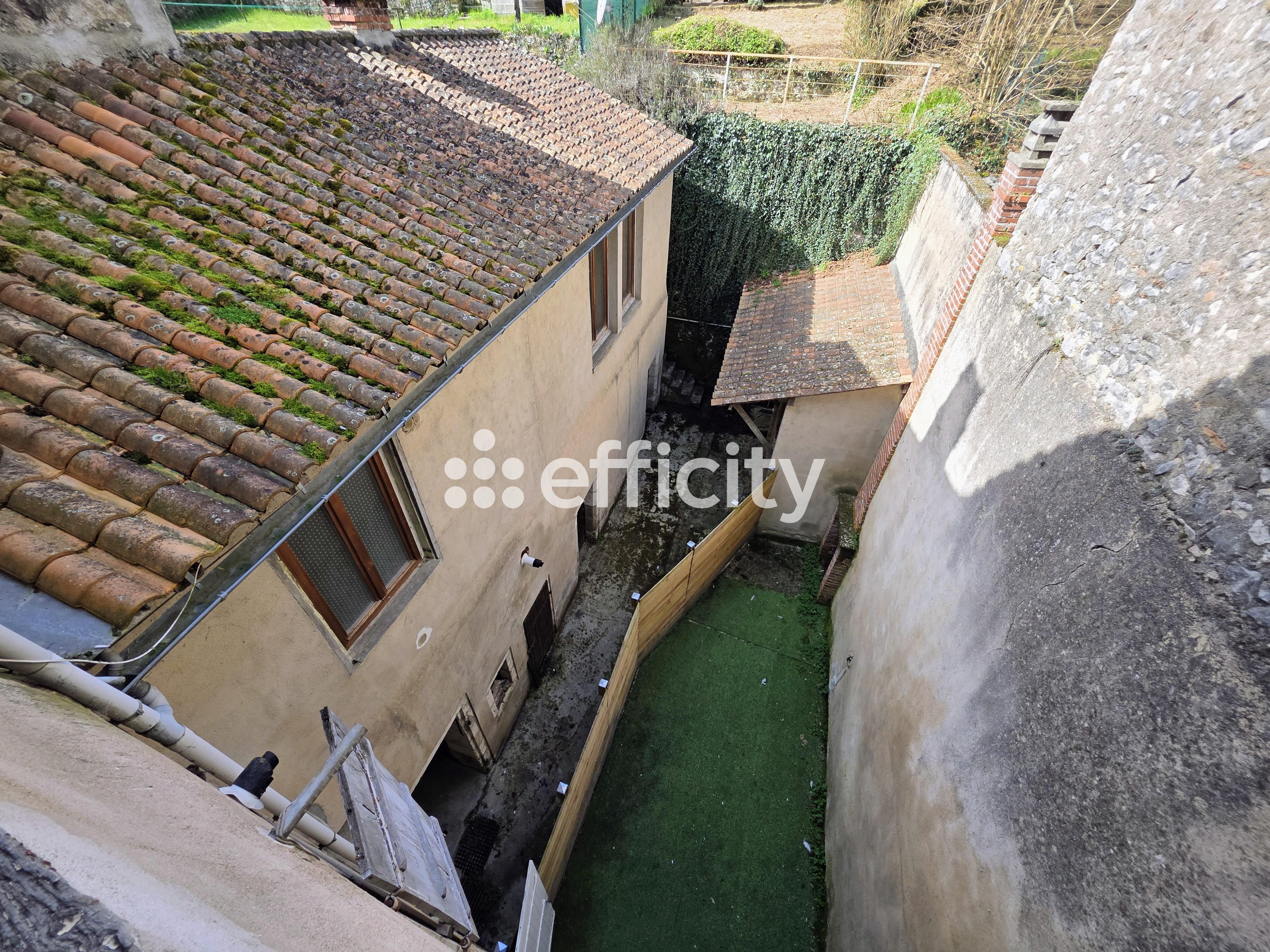 Achat immobilier Immeuble 8 pièces  140m2 à Nontron (24300) - Photo n°13