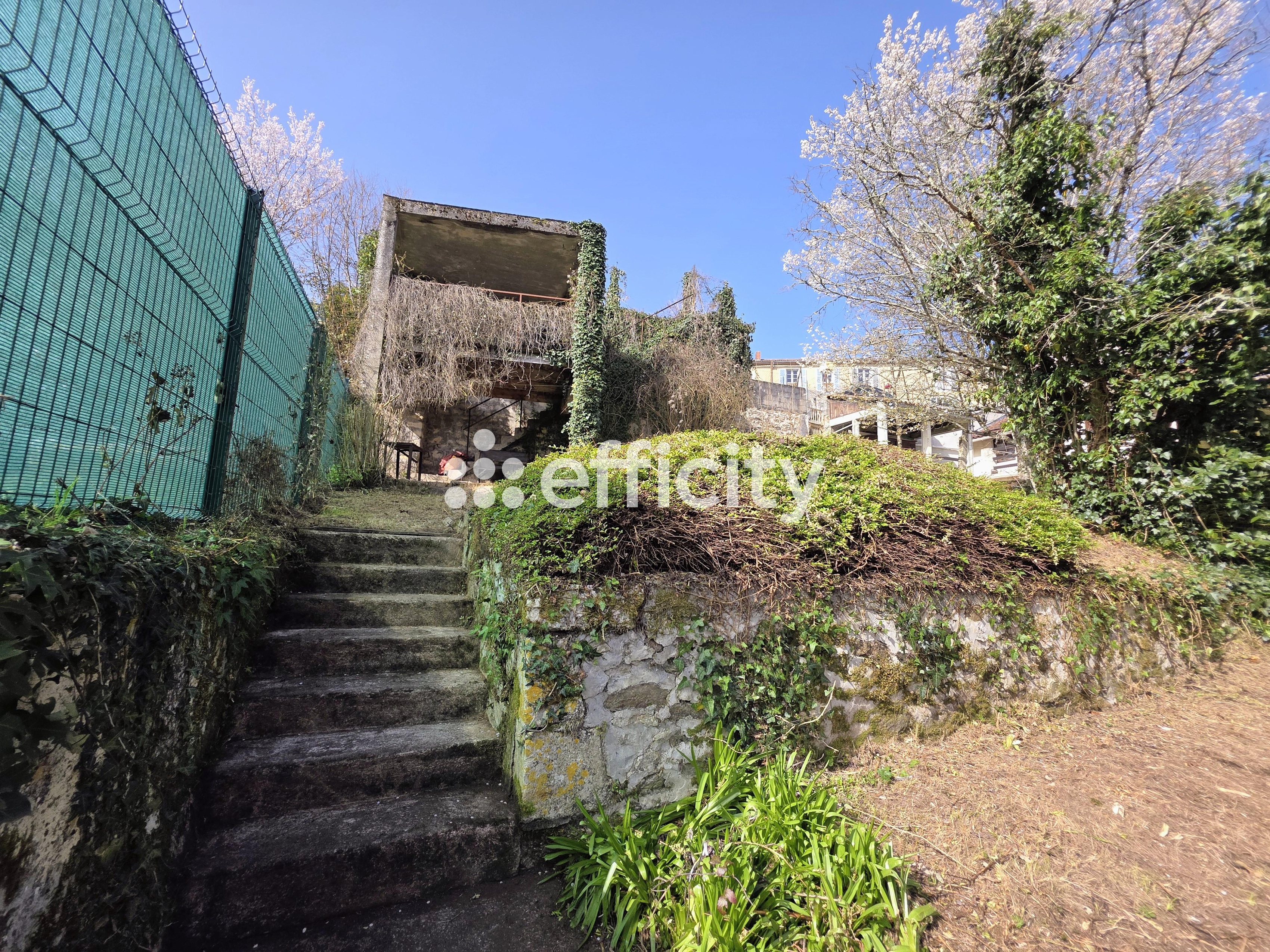 Achat immobilier Immeuble 8 pièces  140m2 à Nontron (24300) - Photo n°15