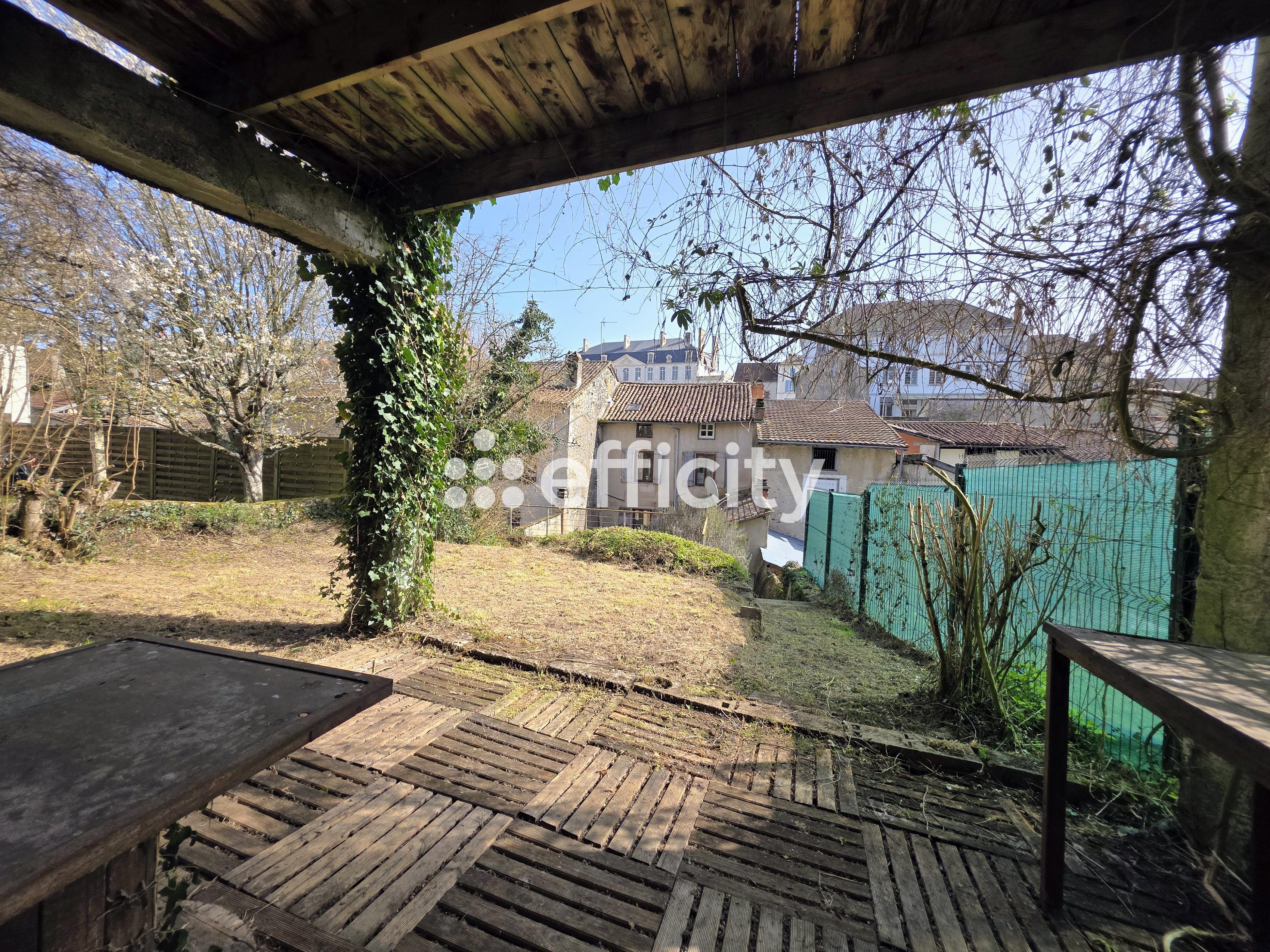 Achat immobilier Immeuble 8 pièces  140m2 à Nontron (24300) - Photo n°17