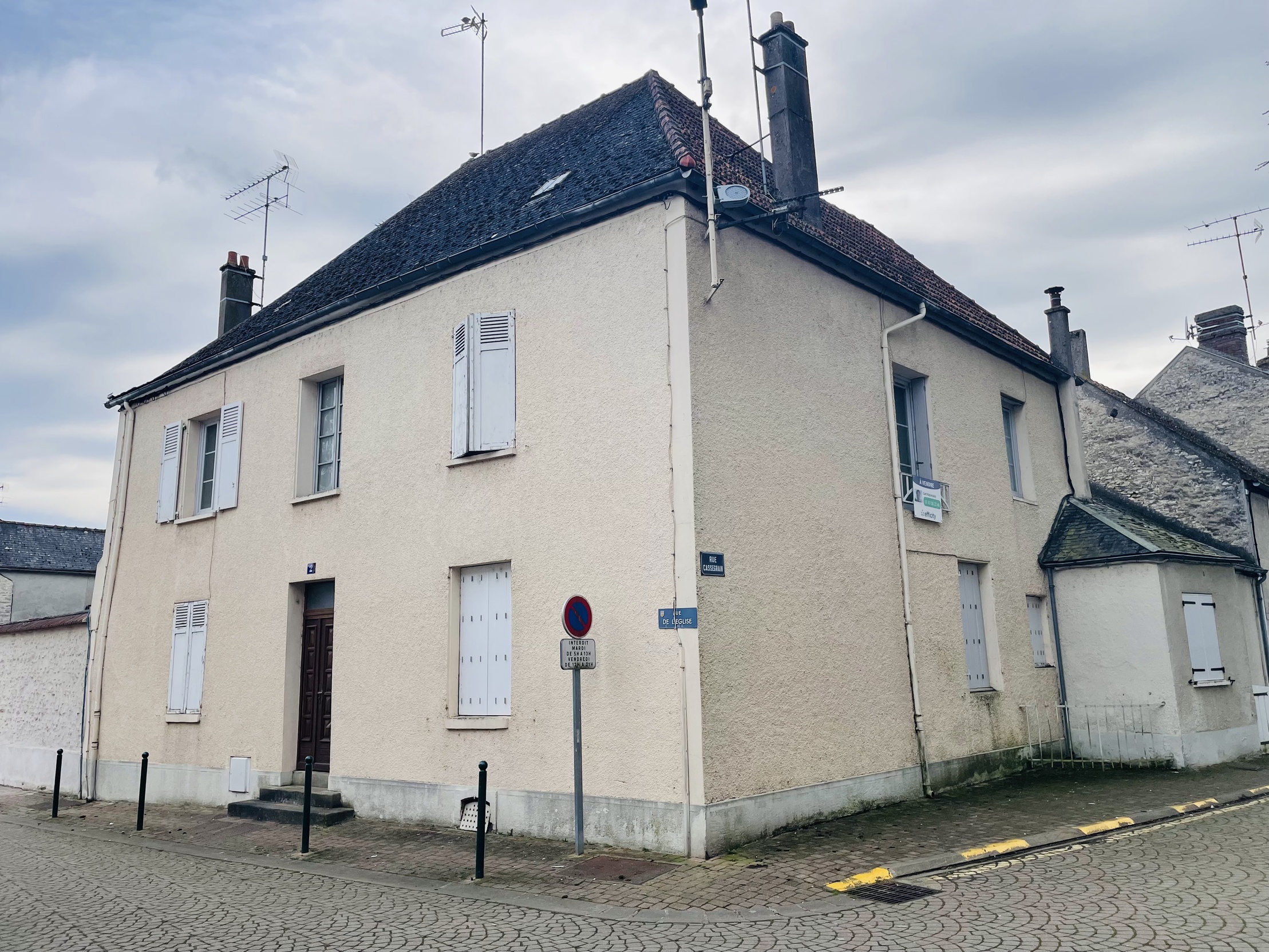 immeuble 12 pièces - 360m2 à Angerville (91670)