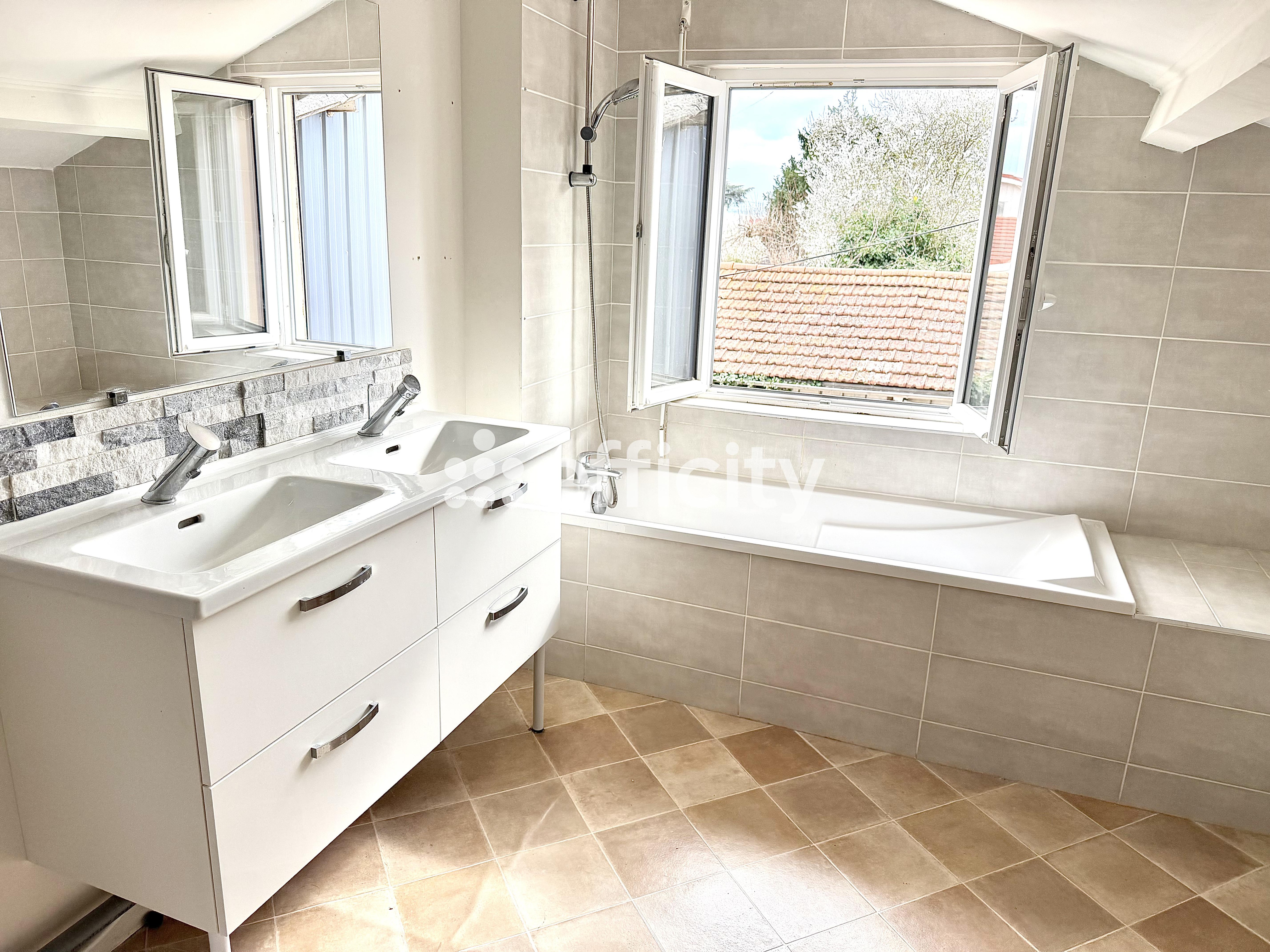 Achat immobilier Maison 5 pièces  105m2 à Veauche (42340) - Photo n°12