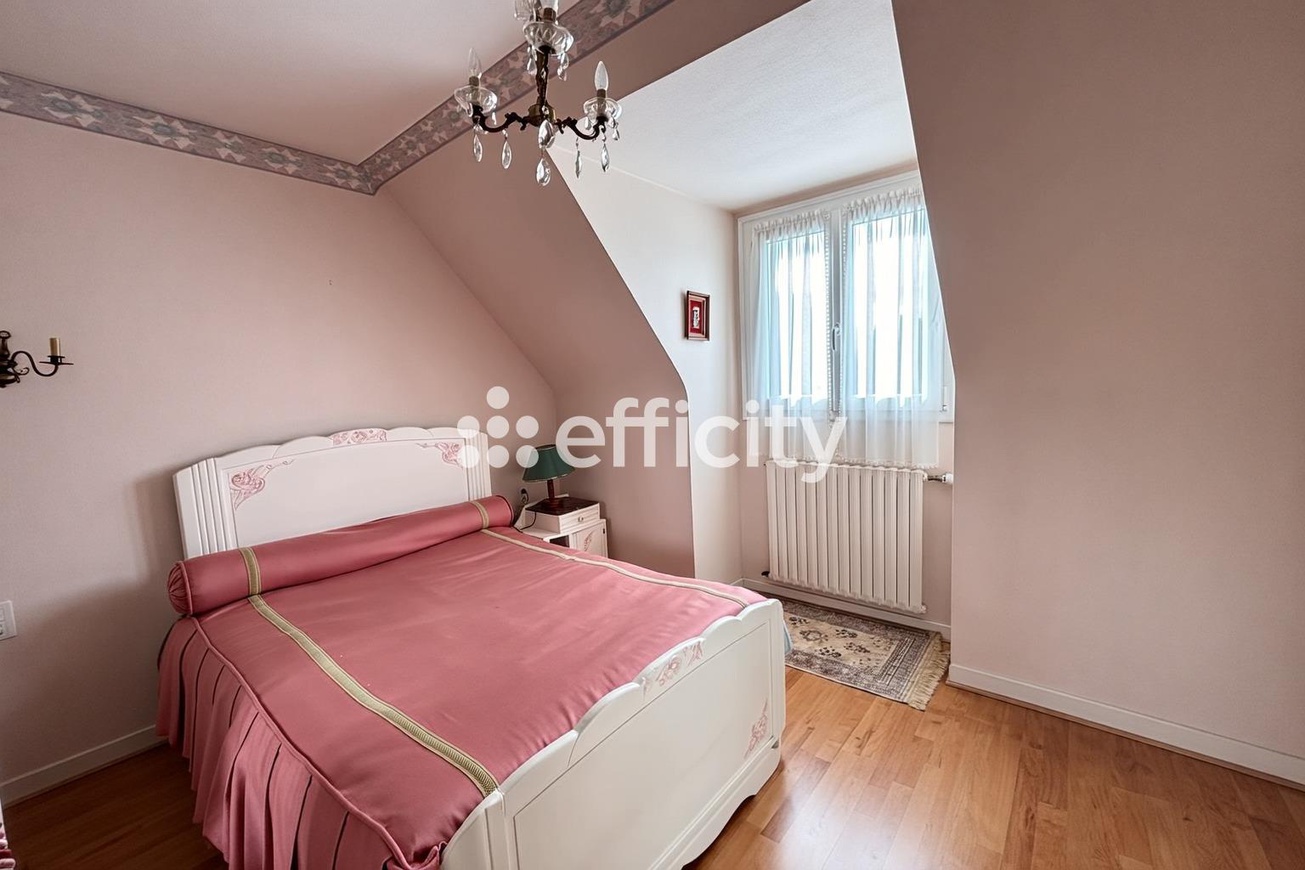 Achat immobilier Maison 6 pièces  183m2 à Rostrenen (22110) - Photo n°10