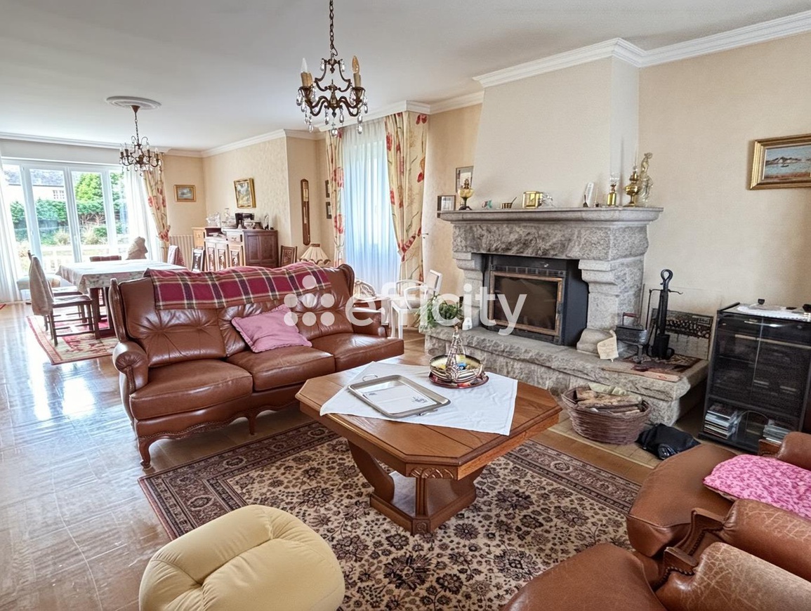 Achat immobilier Maison 6 pièces  183m2 à Rostrenen (22110) - Photo n°4