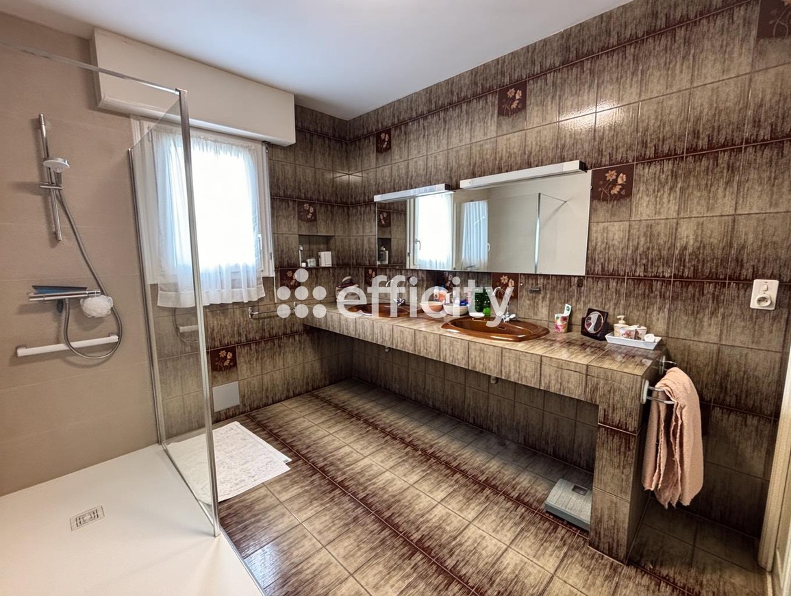 Achat immobilier Maison 6 pièces  183m2 à Rostrenen (22110) - Photo n°7