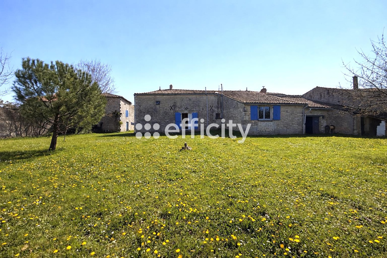 Achat immobilier Maison 6 pièces  198m2 à Ranville-Breuillaud (16140) - Photo n°15
