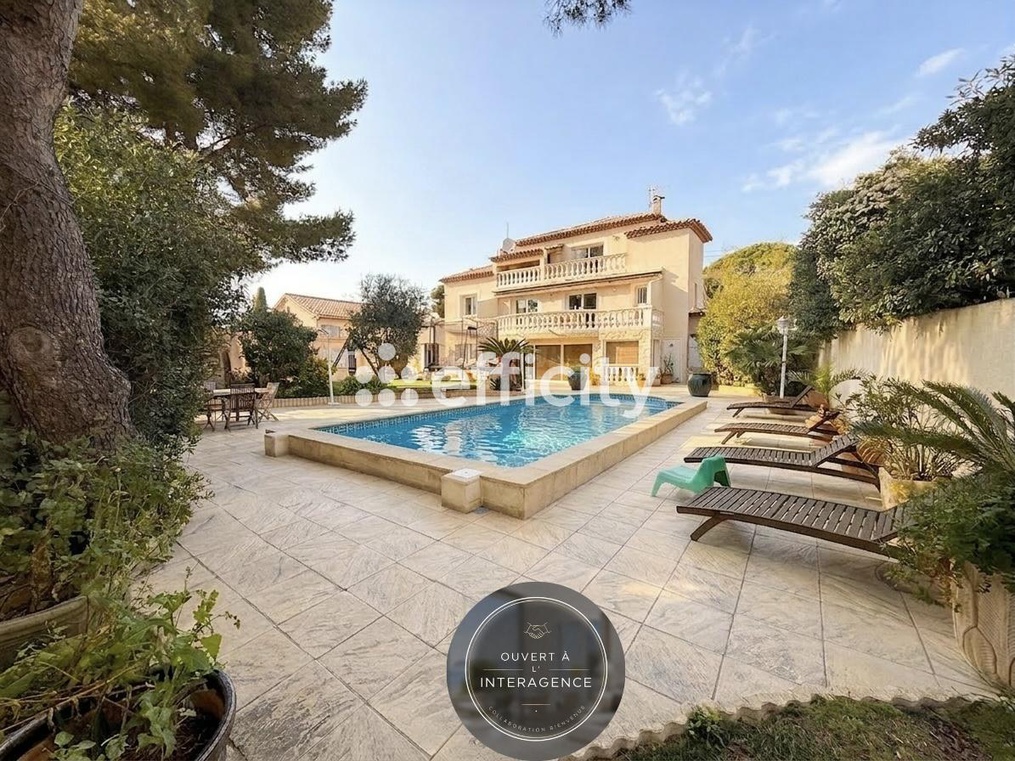 Achat immobilier Maison 6 pièces  255m2 à Sausset-les-Pins (13960) - Photo n°1