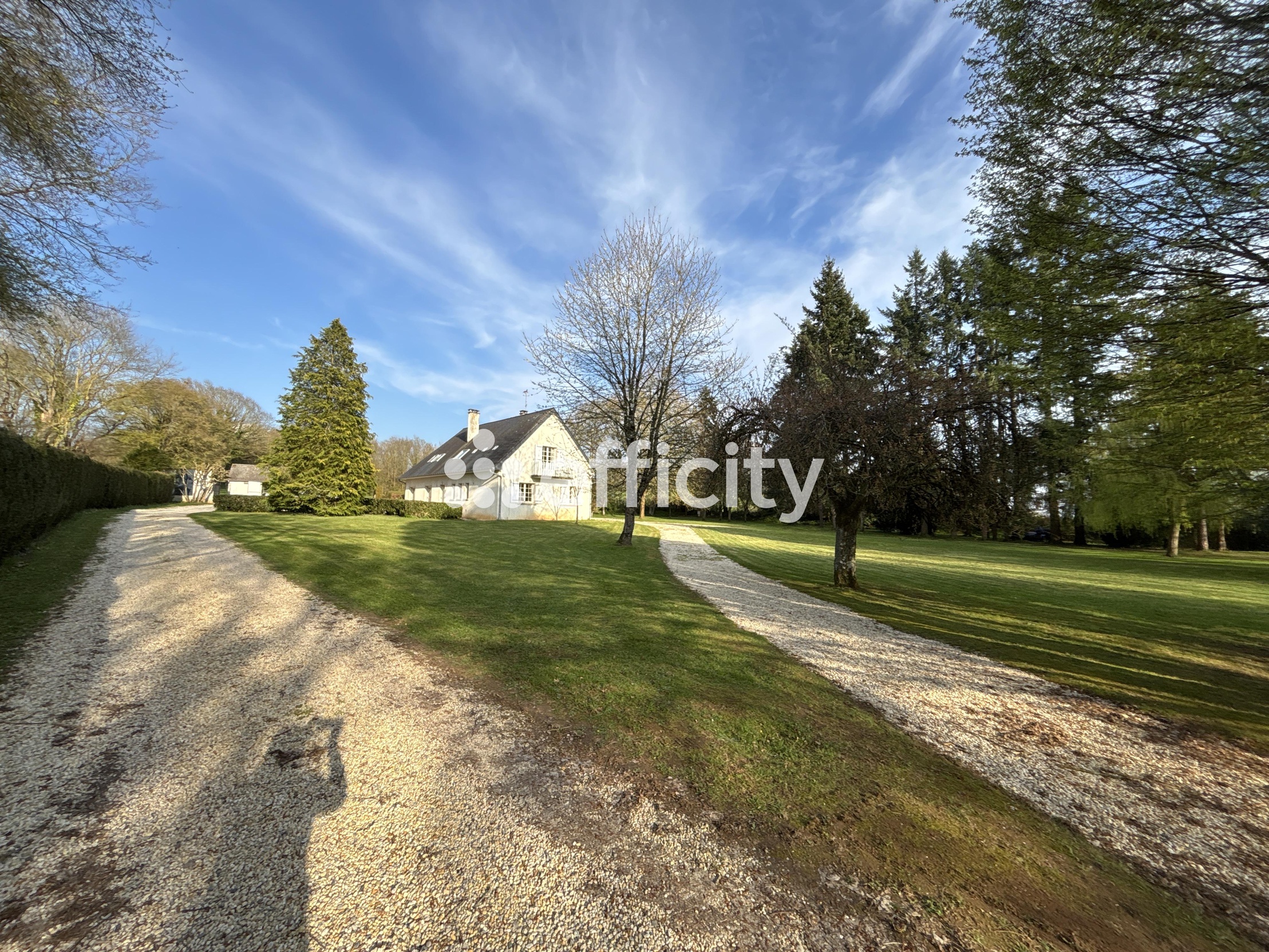 maison 13 pièces - 362m2 à Évron (53600)
