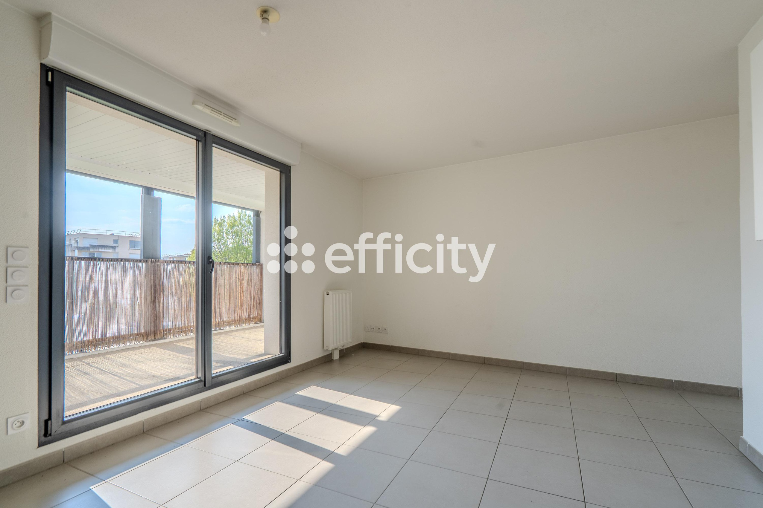 Achat immobilier Appartement 2 pièces  45m2 à Bordeaux (33300) - Photo n°1