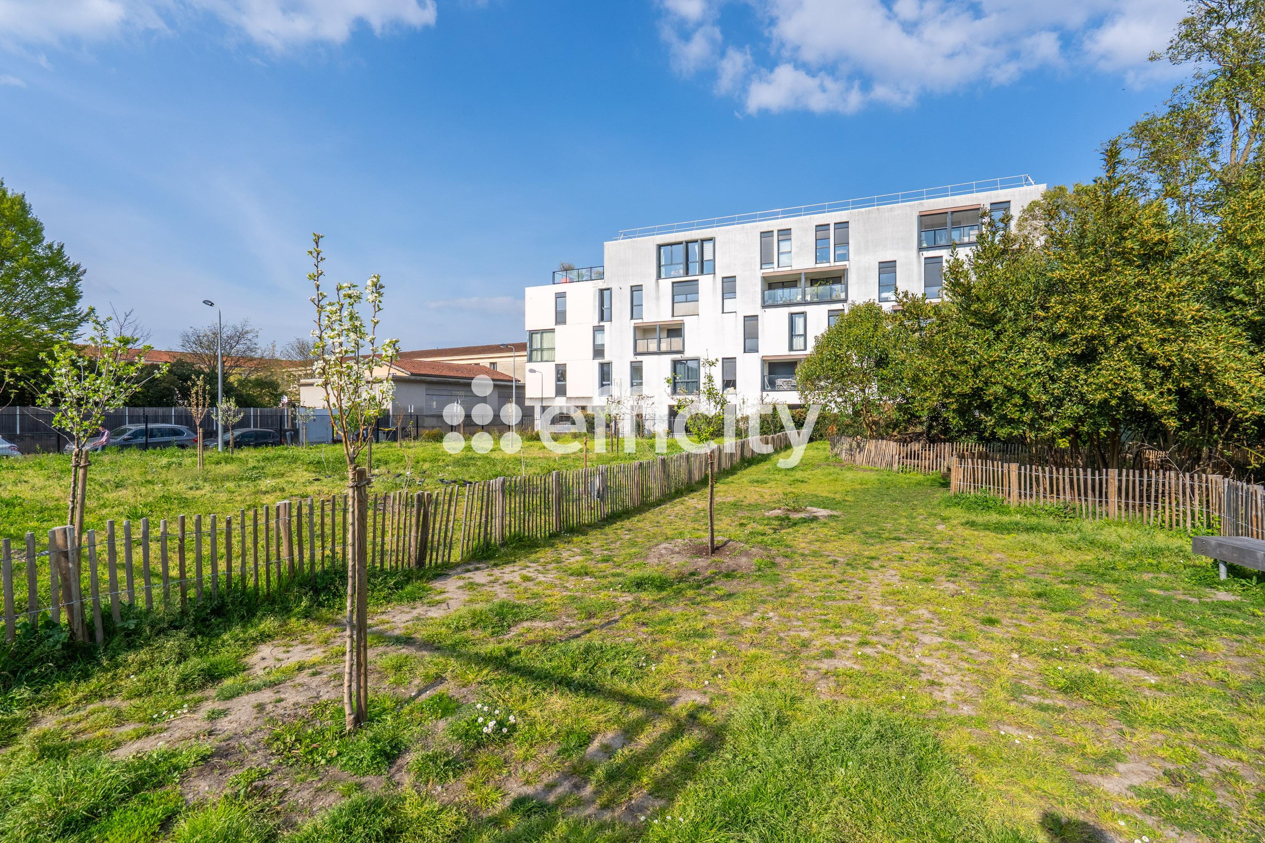 Achat immobilier Appartement 2 pièces  45m2 à Bordeaux (33300) - Photo n°4