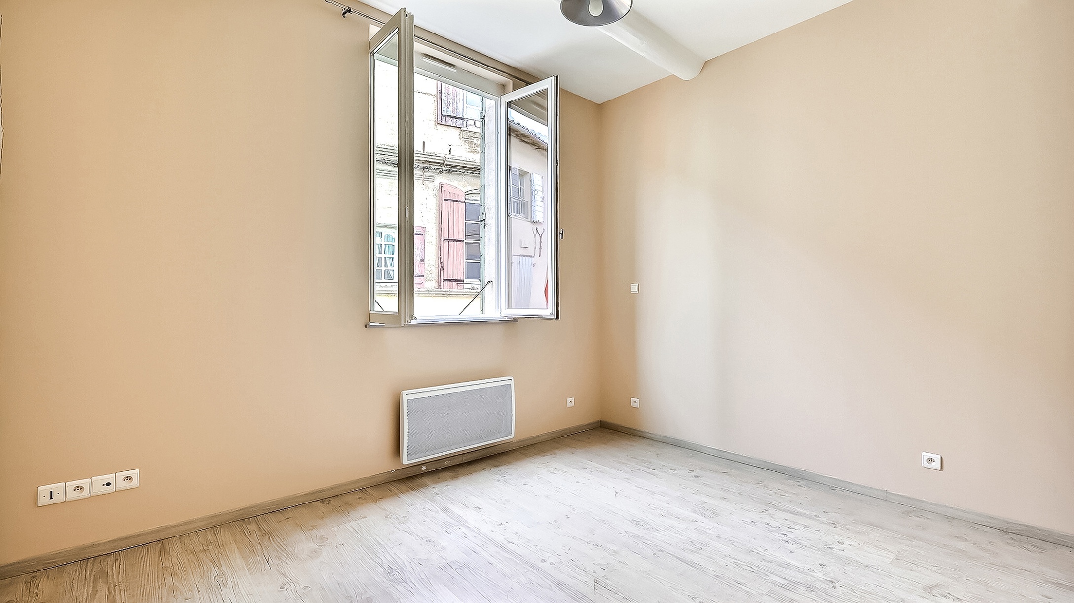 Achat immobilier Appartement 2 pièces  41m2 à Saint-Gilles (30800) - Photo n°4