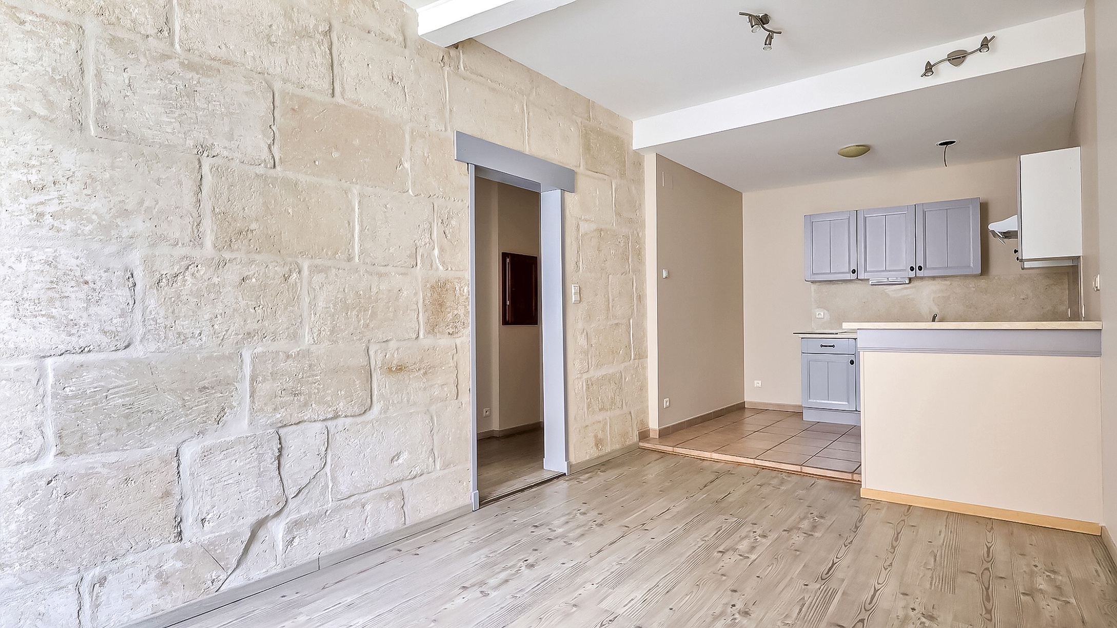 Achat immobilier Appartement 2 pièces  41m2 à Saint-Gilles (30800) - Photo n°1