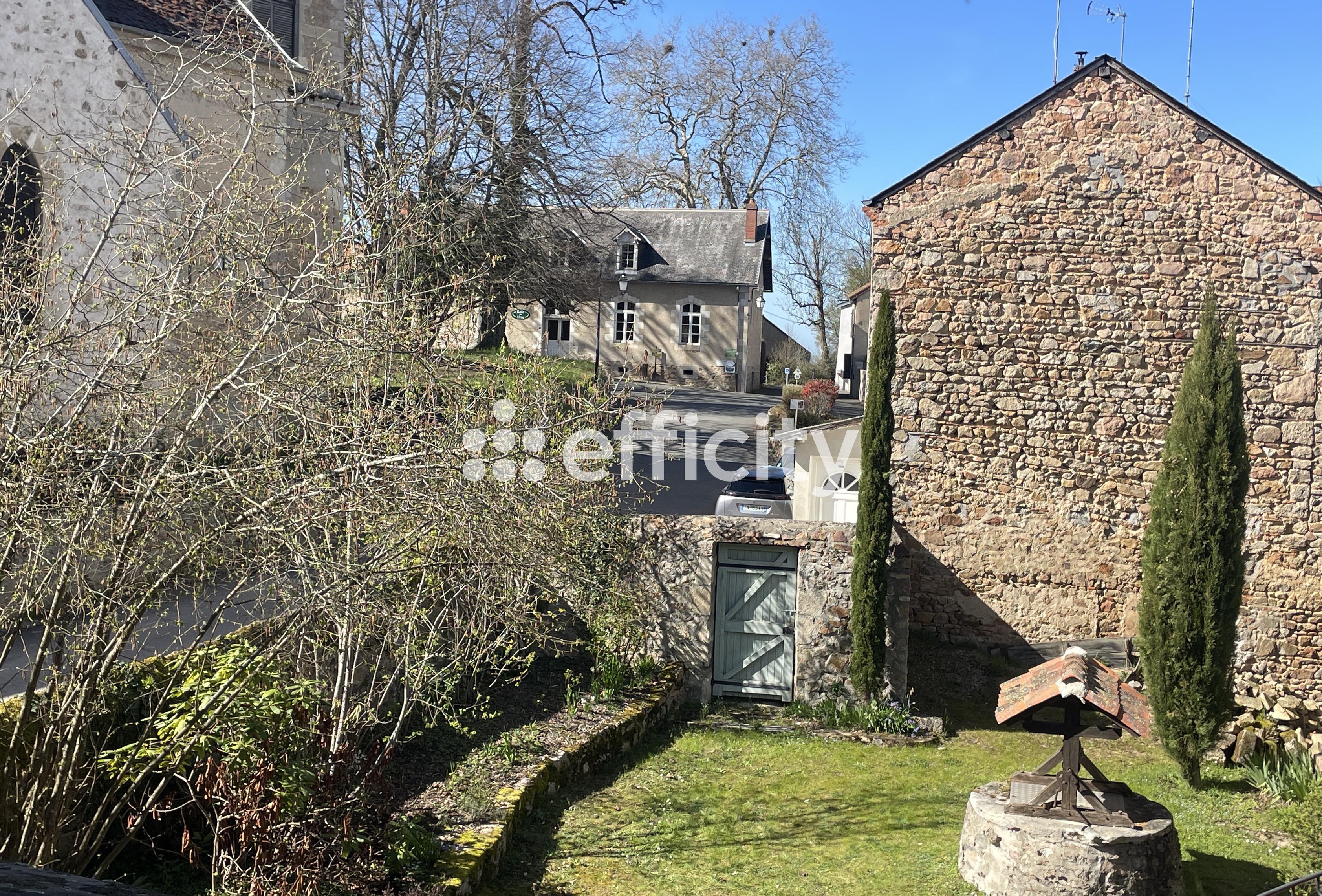 Achat immobilier Maison 6 pièces  243m2 à Busset (03270) - Photo n°1