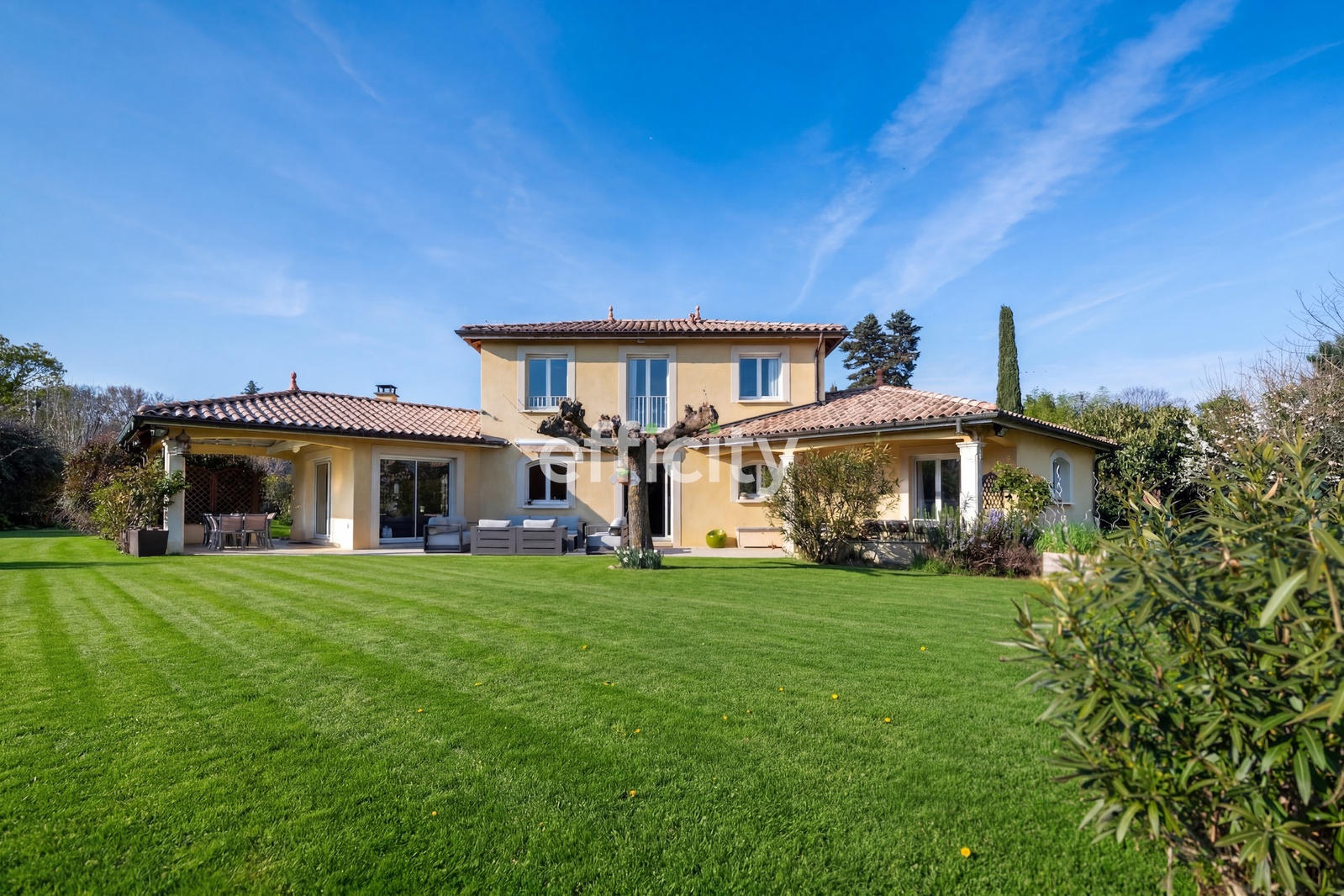 maison 9 pièces - 290m2 à Saint-Cyr-au-Mont-d'Or (69450)