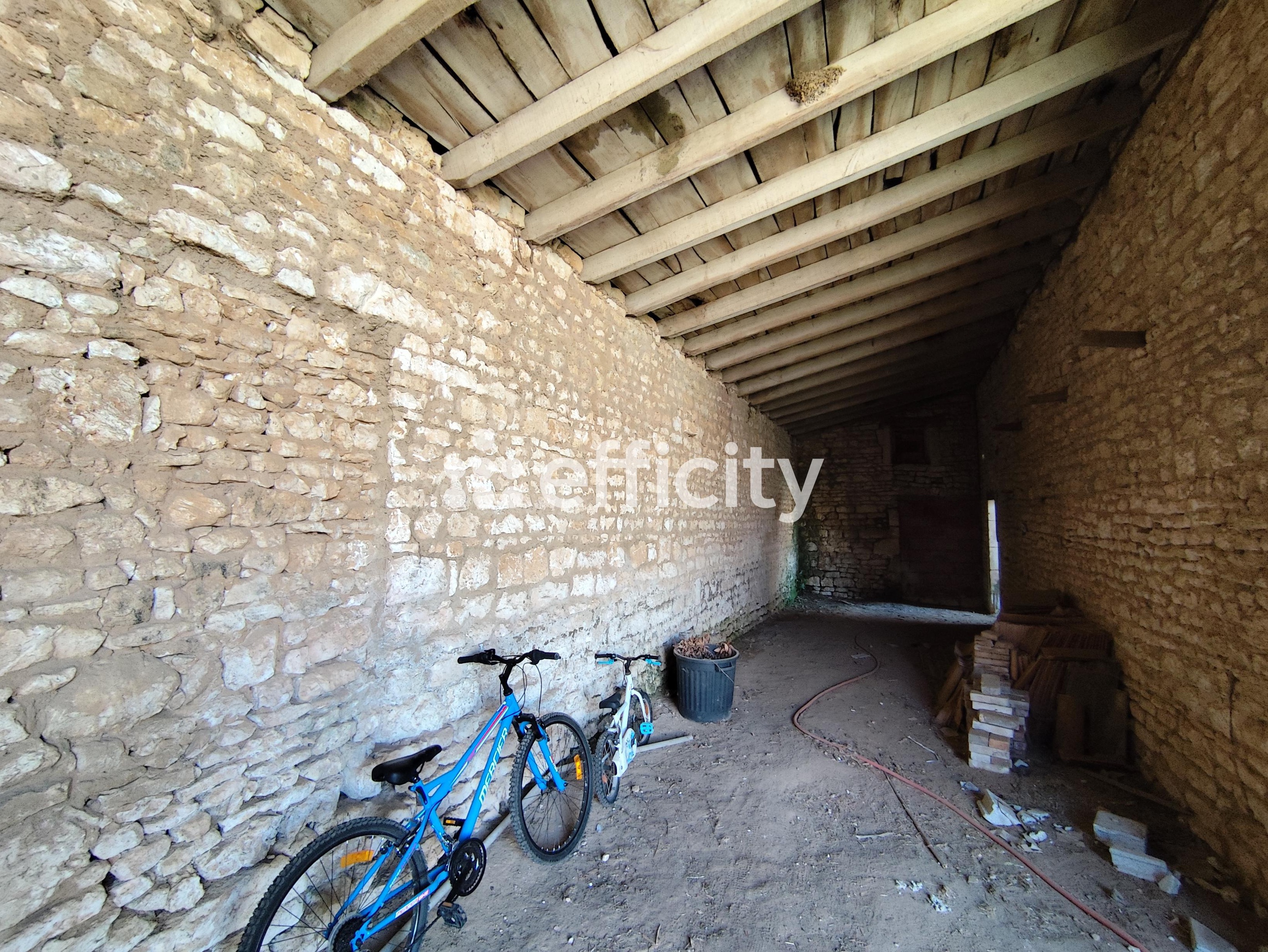 Achat immobilier Maison 7 pièces  140m2 à Sainte-Gemme (17250) - Photo n°16