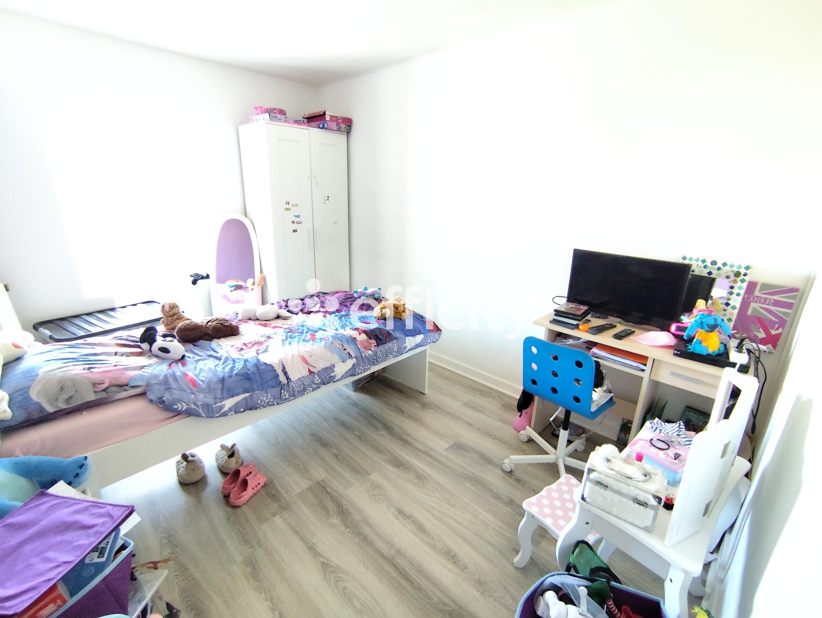 Achat immobilier Maison 7 pièces  140m2 à Sainte-Gemme (17250) - Photo n°10