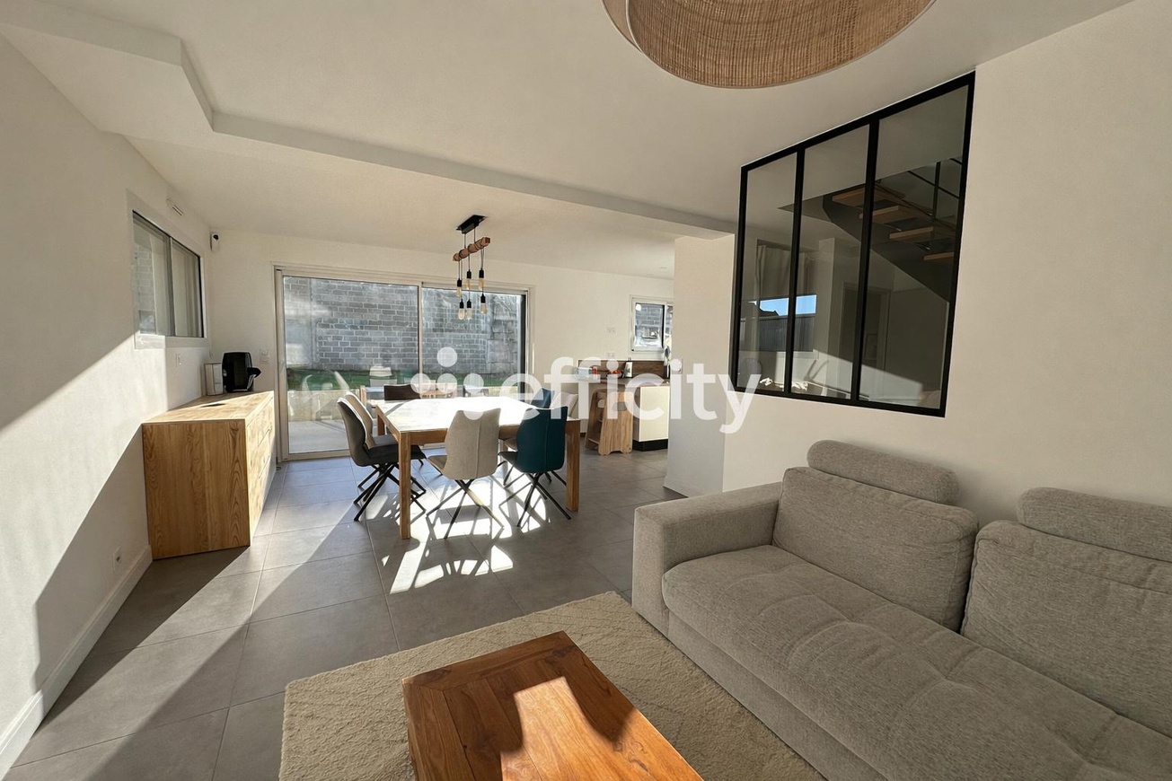 Achat immobilier Maison 6 pièces  120m2 à Louvigné-de-Bais (35680) - Photo n°4