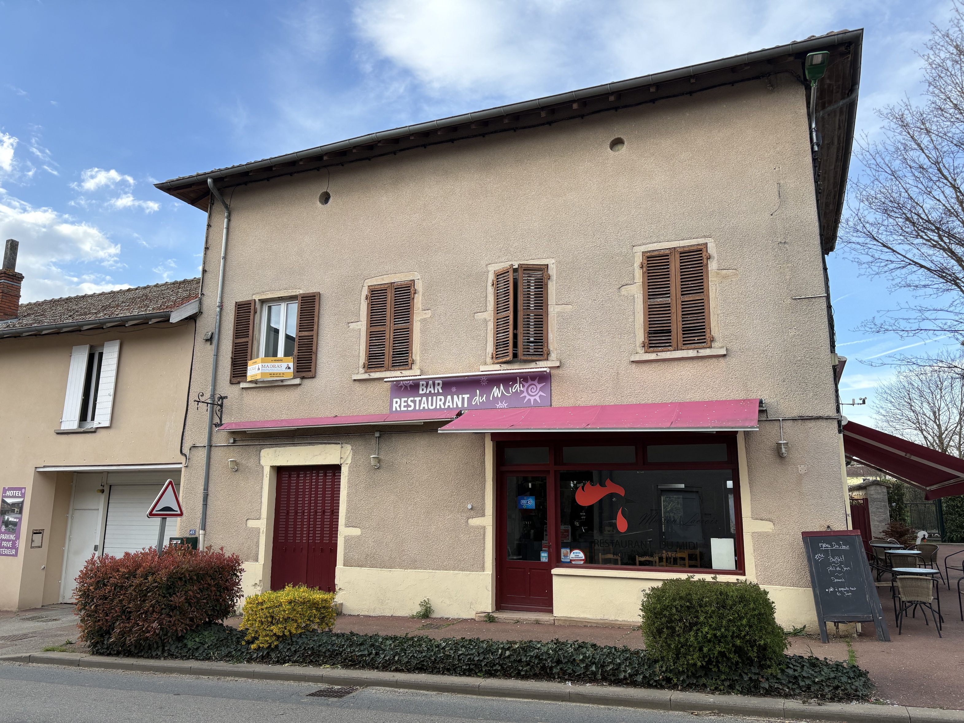 local-commercial 7 pièces - 45m2 à Chaneins (01990)