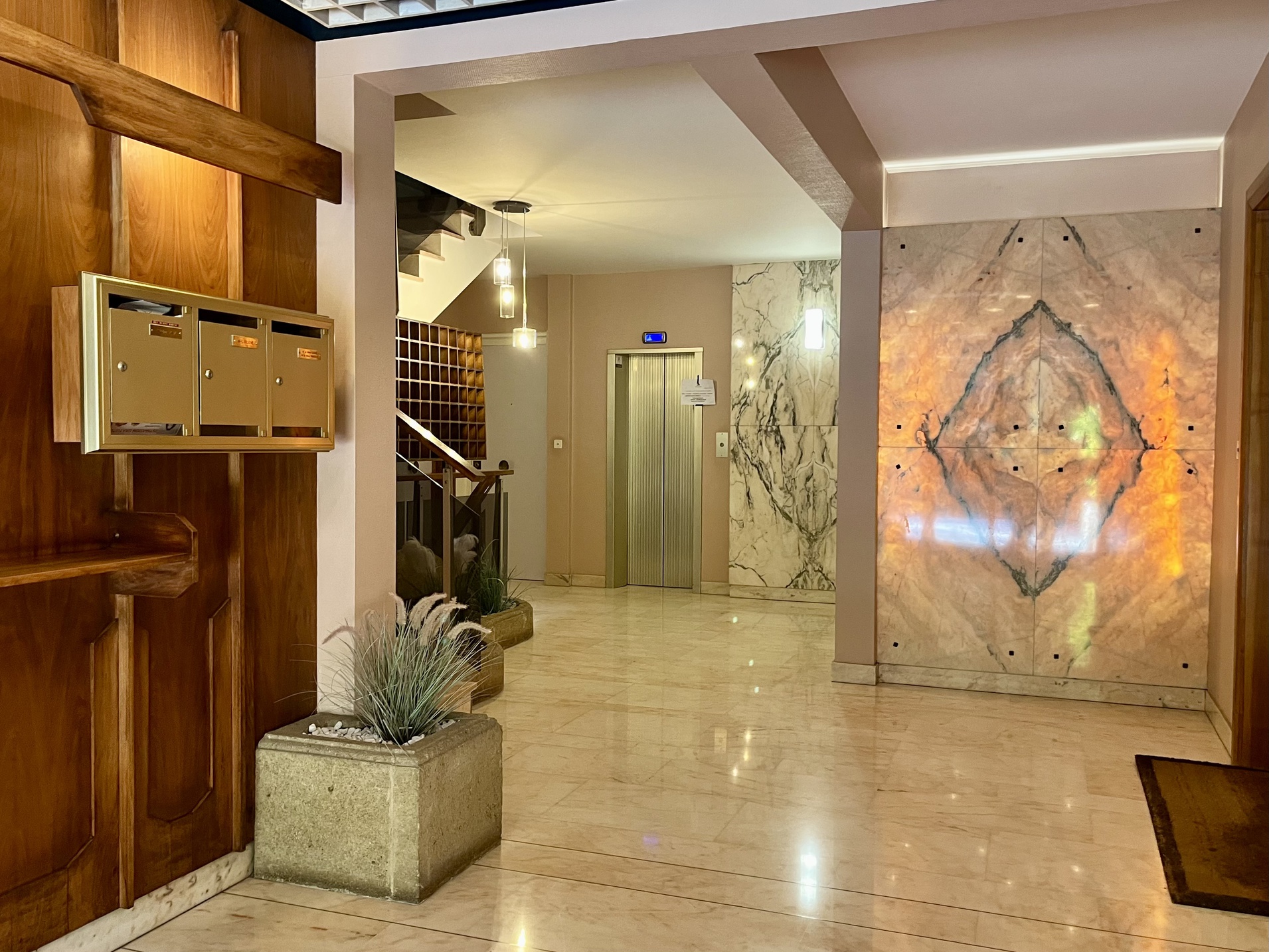 appartement 5 pièces - 150m2 à Marseille (13012)