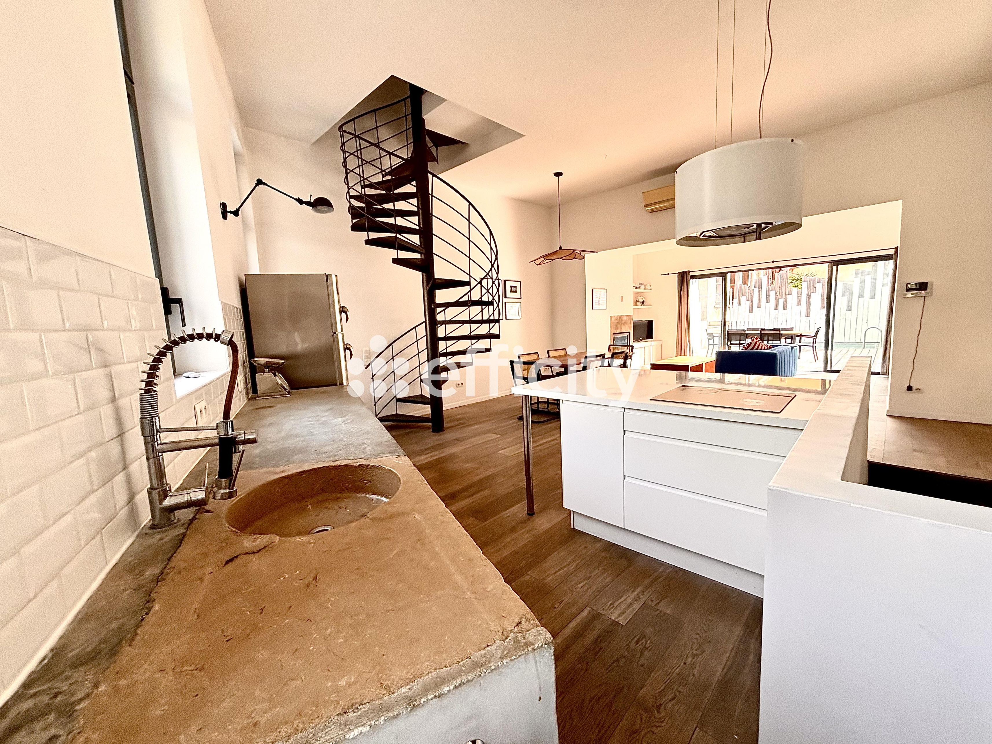 Achat immobilier Maison 8 pièces  160m2 à Marseille (13007) - Photo n°6