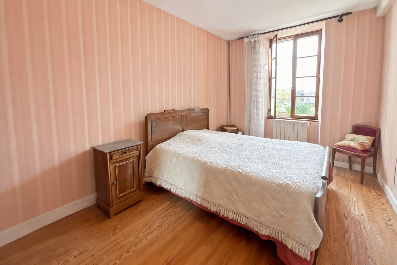 Achat immobilier Maison 7 pièces  183m2 à Jarnac-Champagne (17520) - Photo n°15