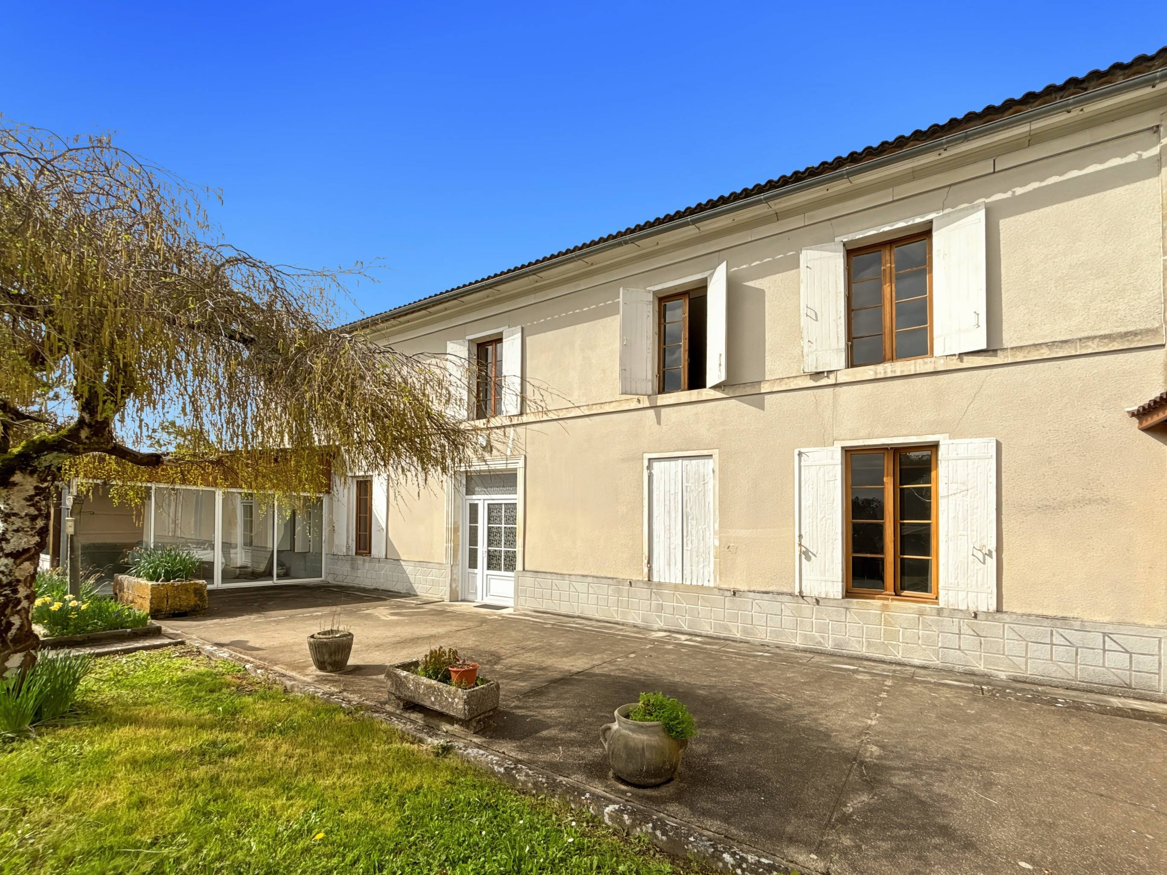 Achat immobilier Maison 7 pièces  183m2 à Jarnac-Champagne (17520) - Photo n°4