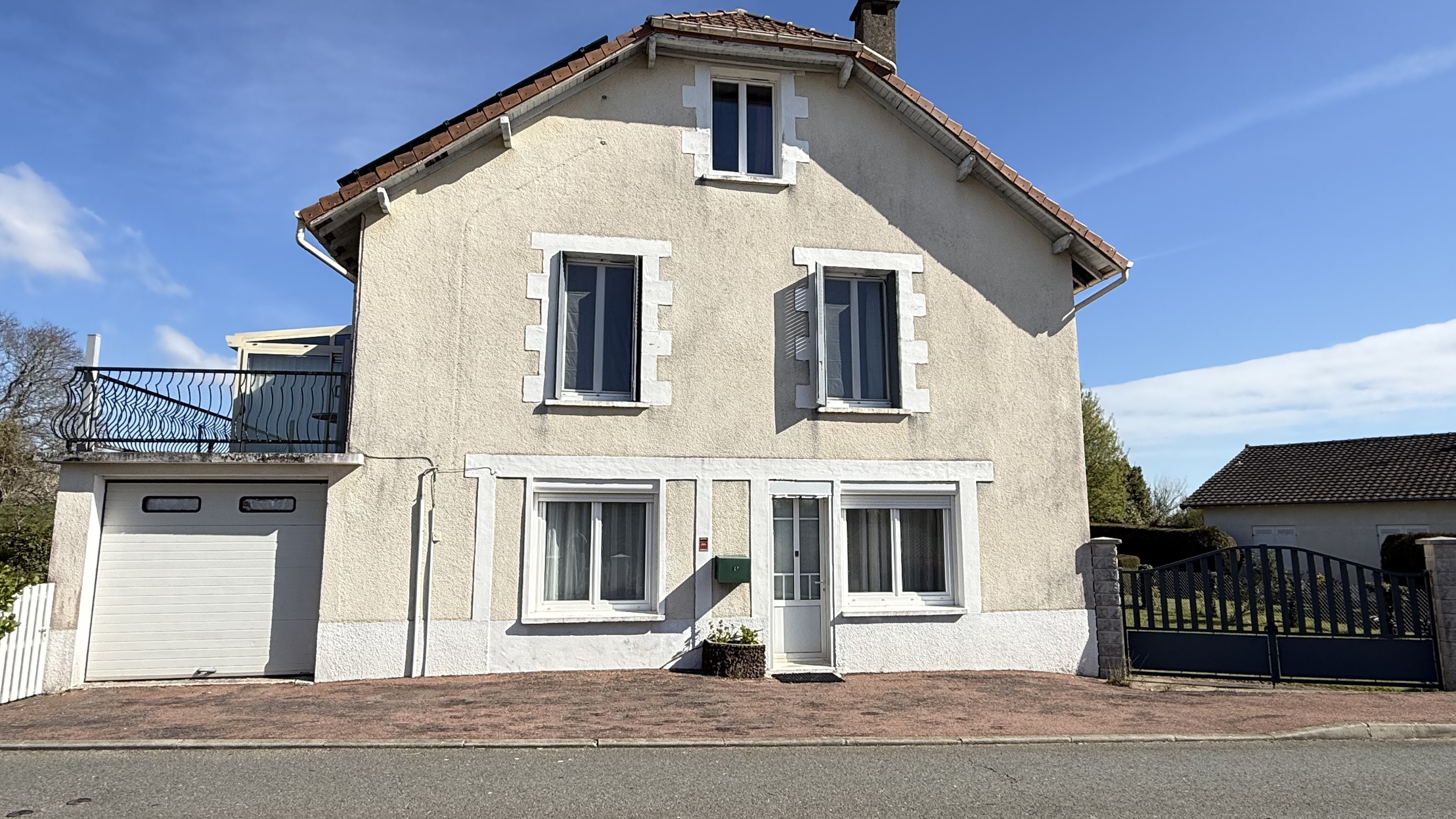maison 6 pièces - 114m2 à Saint-Priest-les-Fougères (24450)