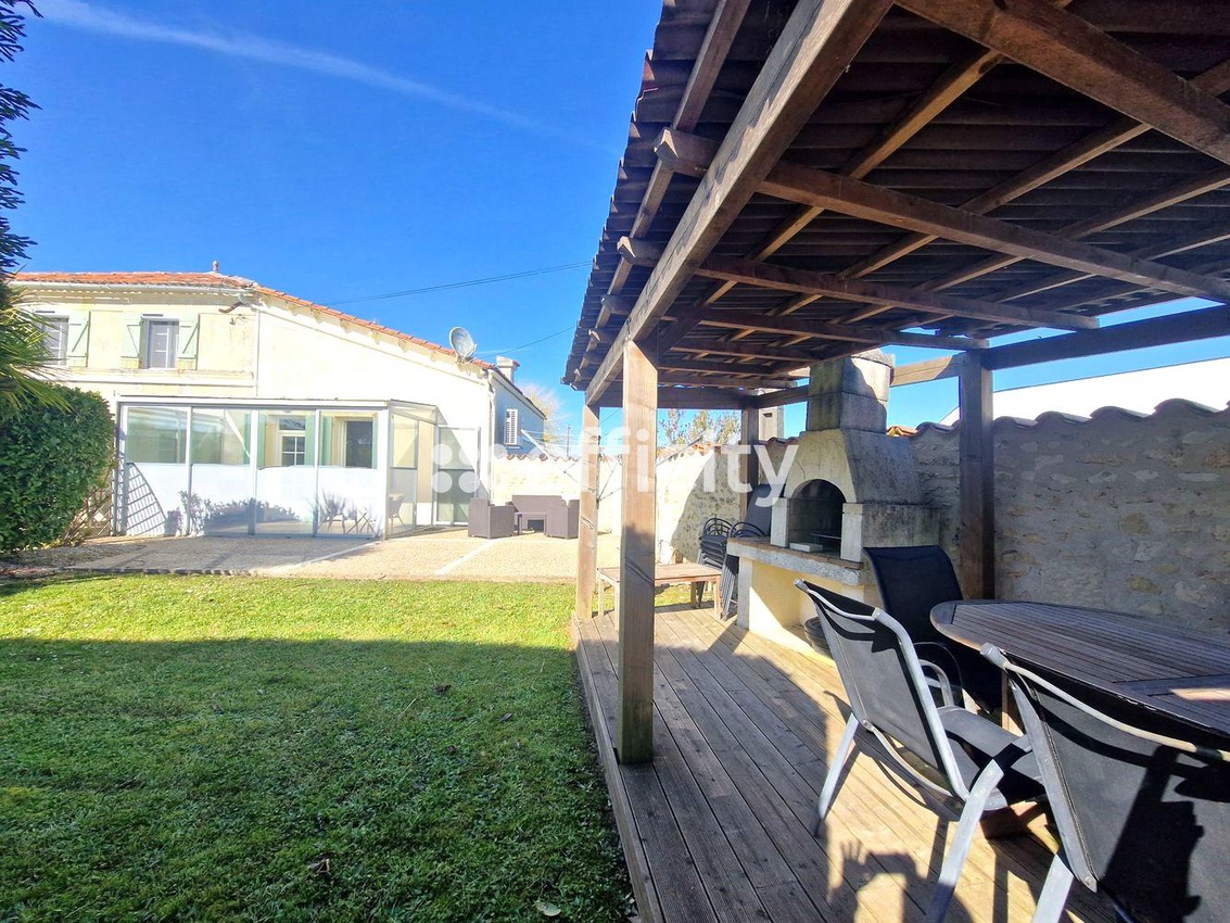 Achat immobilier Maison 10 pièces  222m2 à Tesson (17460) - Photo n°28