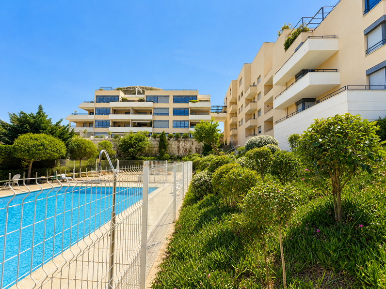 appartement 2 pièces - 57,0m2 à Marseille (13008)