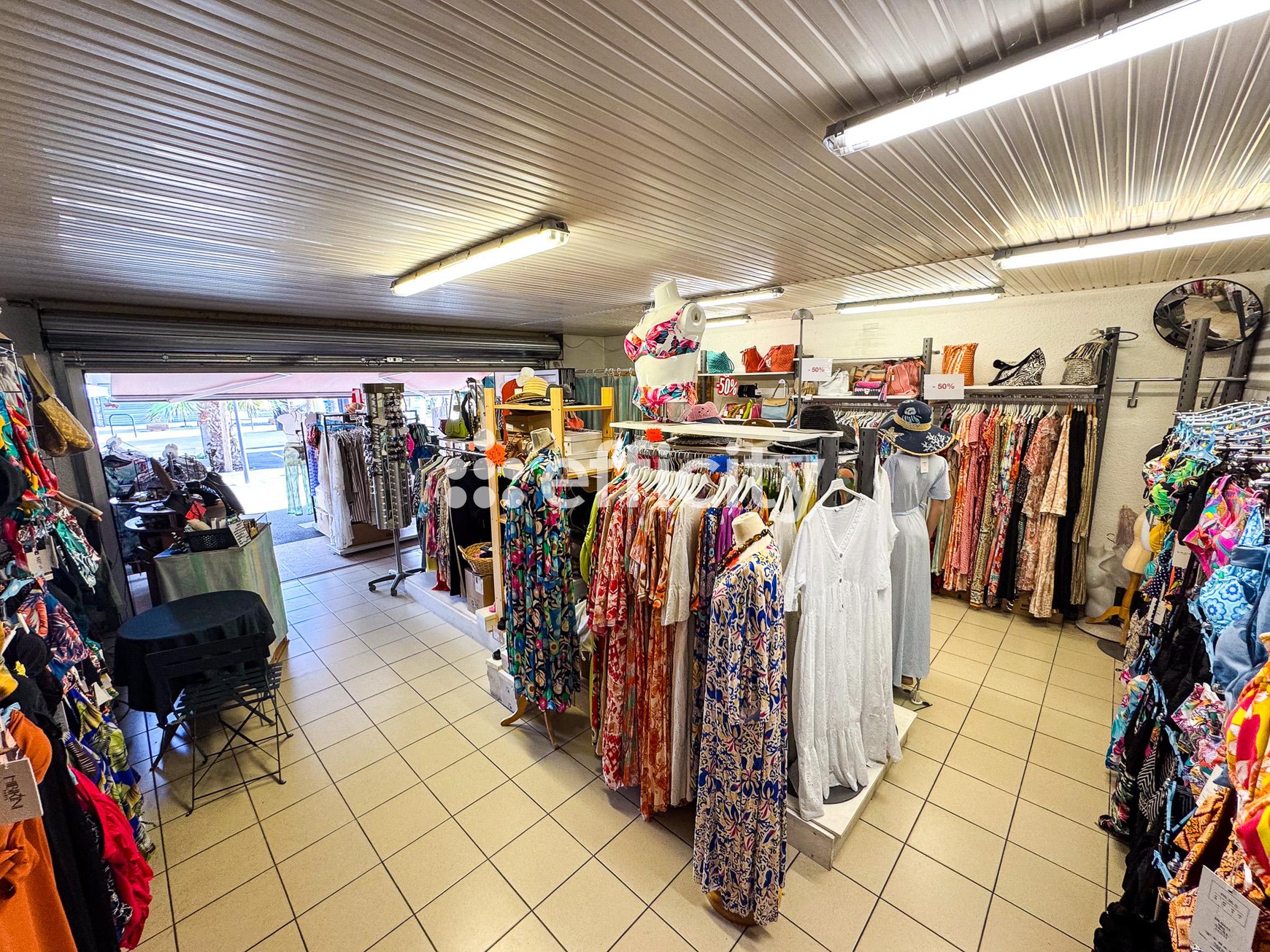 Achat immobilier Fonds de commerce   58m2 à Carcans (33121) - Photo n°1