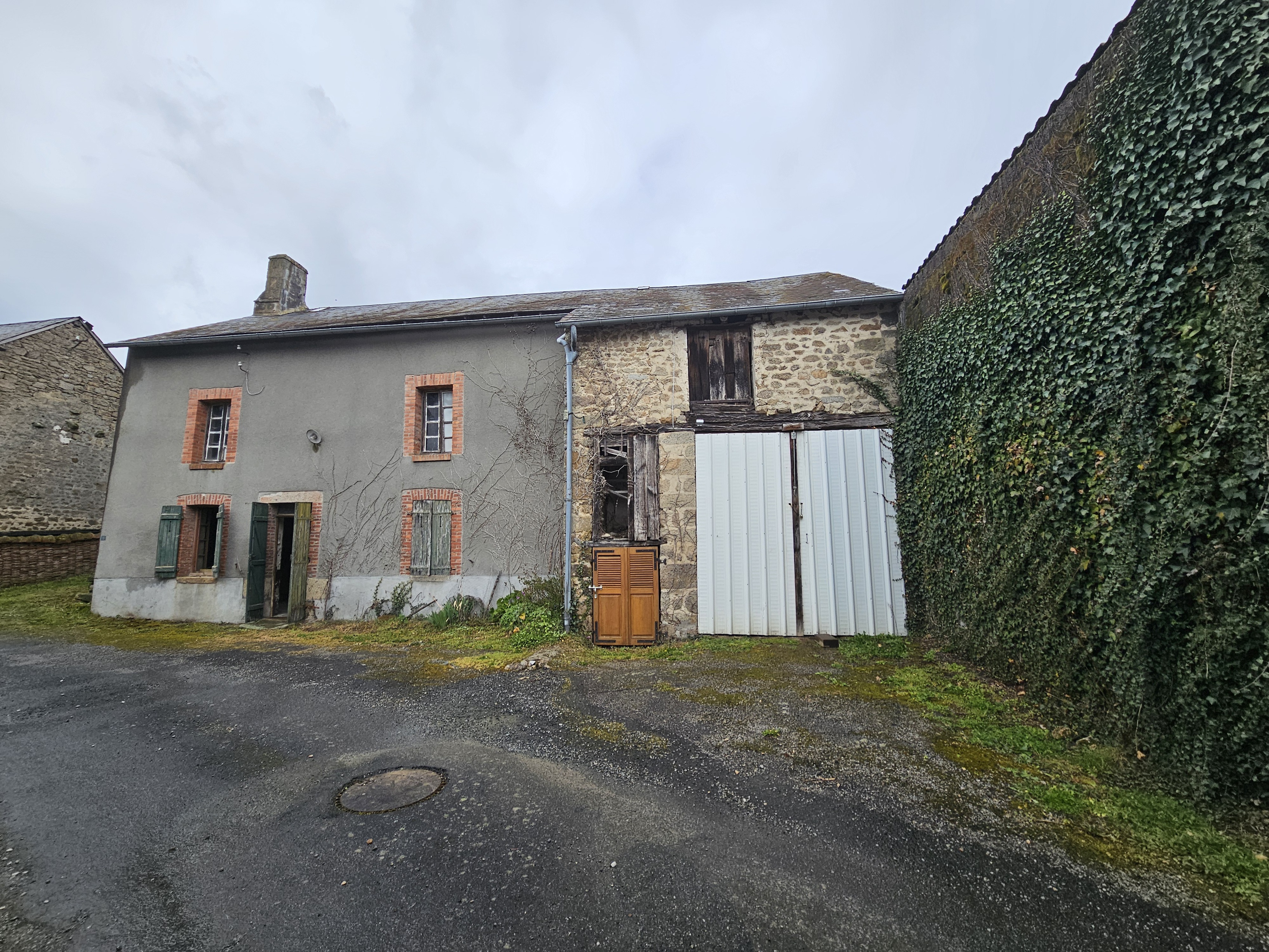 Achat immobilier Maison 2 pièces  43m2 à Saint-Sulpice-le-Guérétois (23000) - Photo n°1