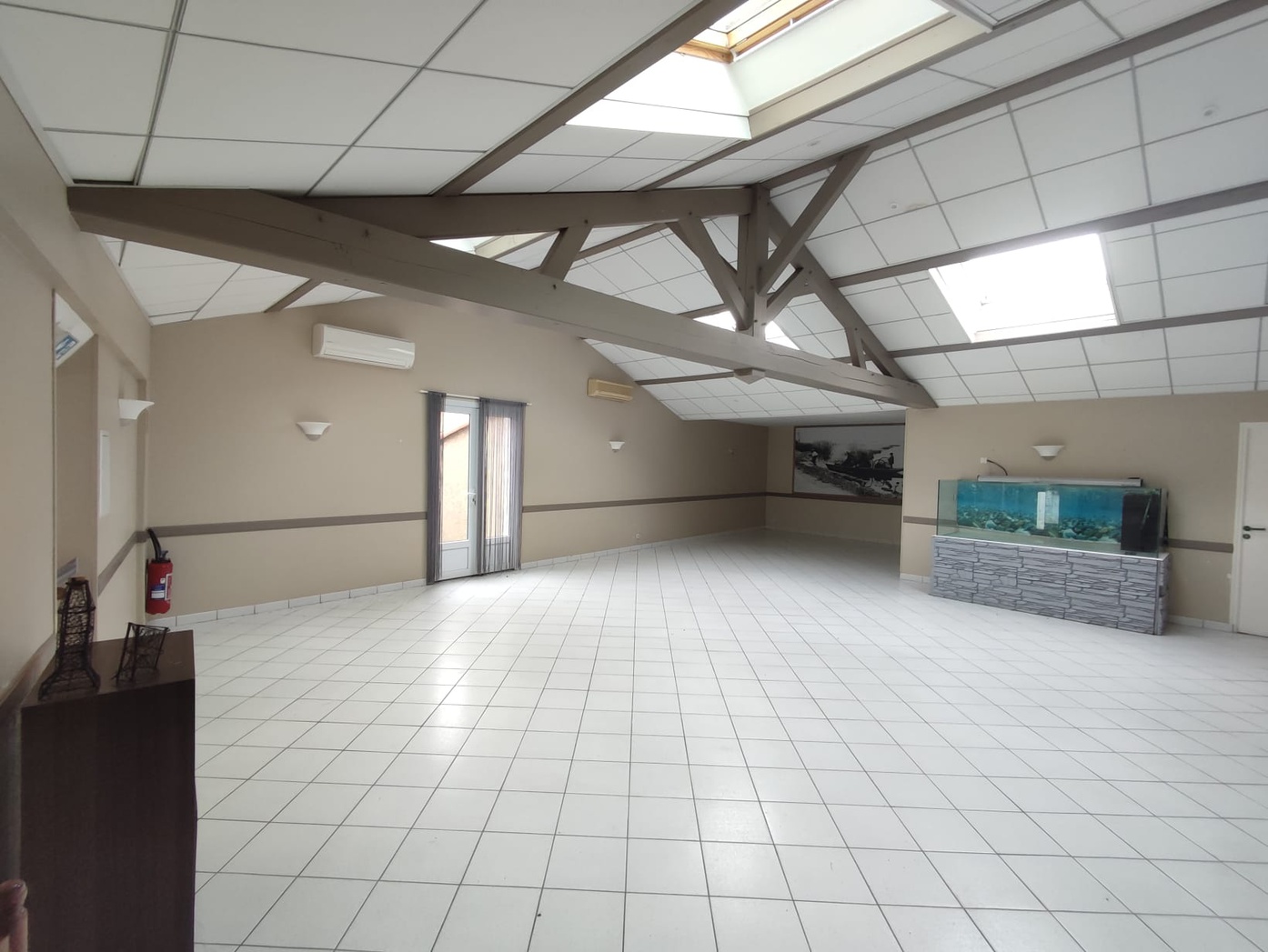 Achat immobilier Local commercial 12 pièces  375m2 à La Chevrolière (44118) - Photo n°5