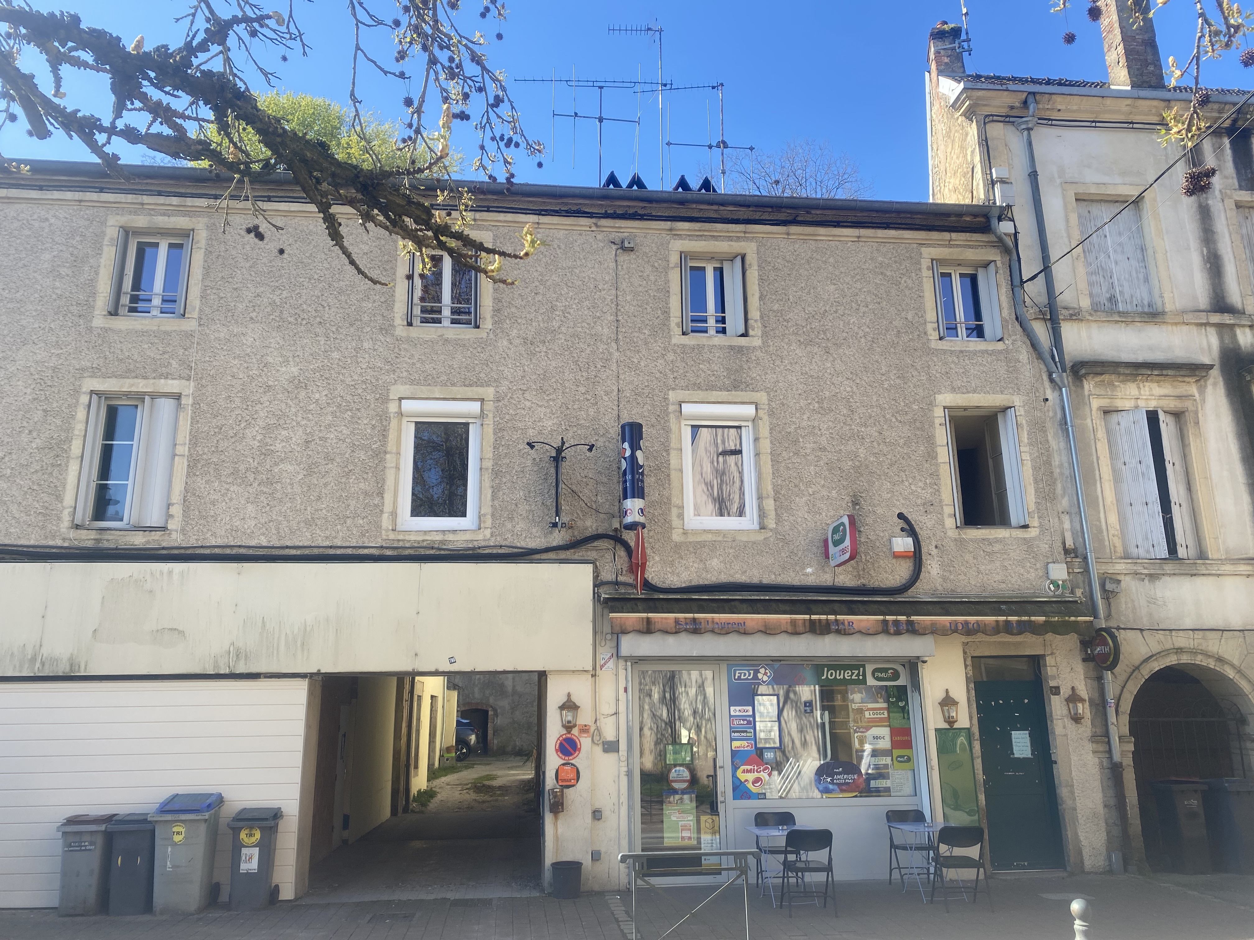 Immeuble 15 pièces 550 m² · à Gray · 550 m² · 299 000 €