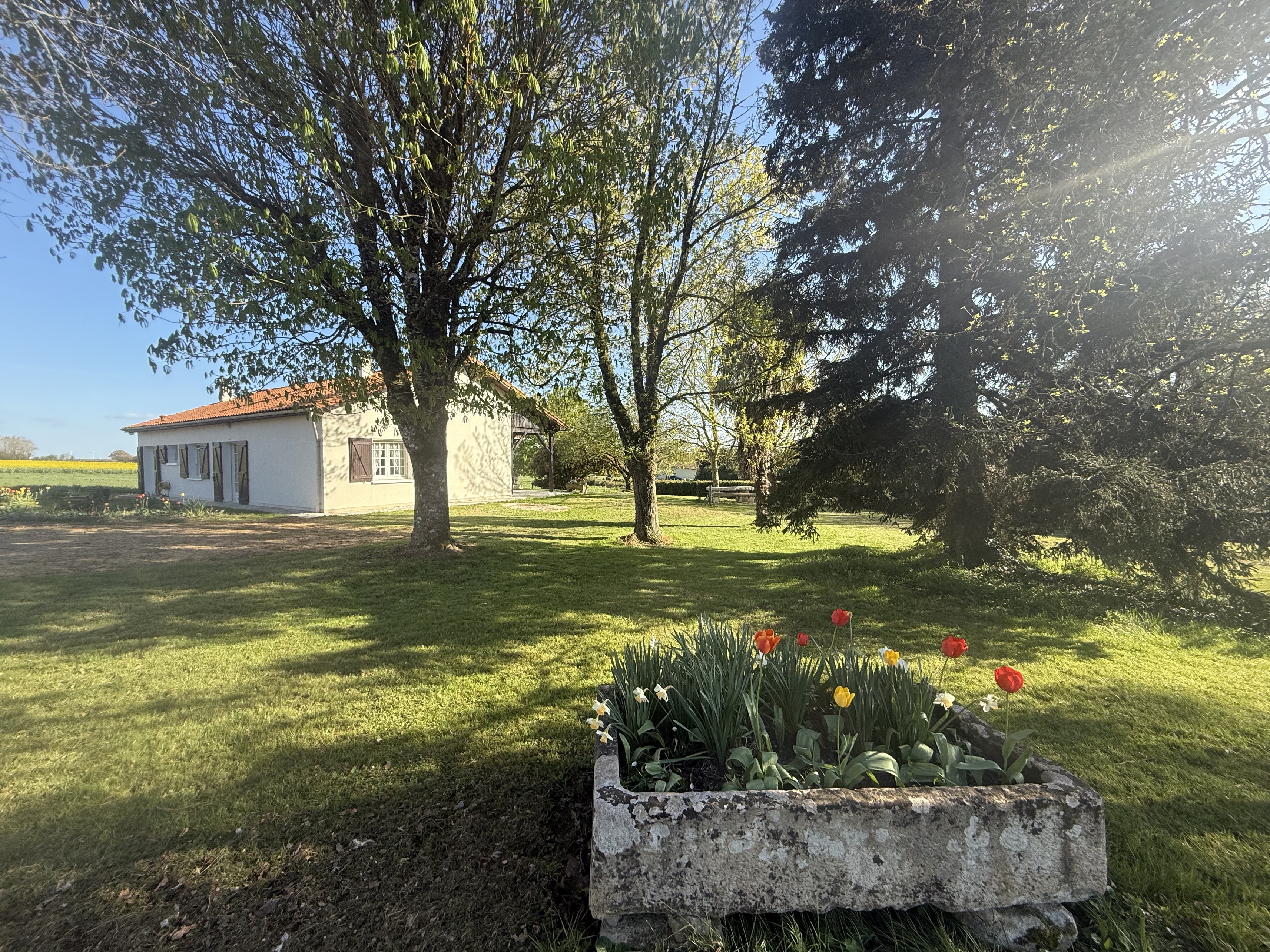 Achat immobilier Maison 6 pièces  173m2 à Les Adjots (16700) - Photo n°1