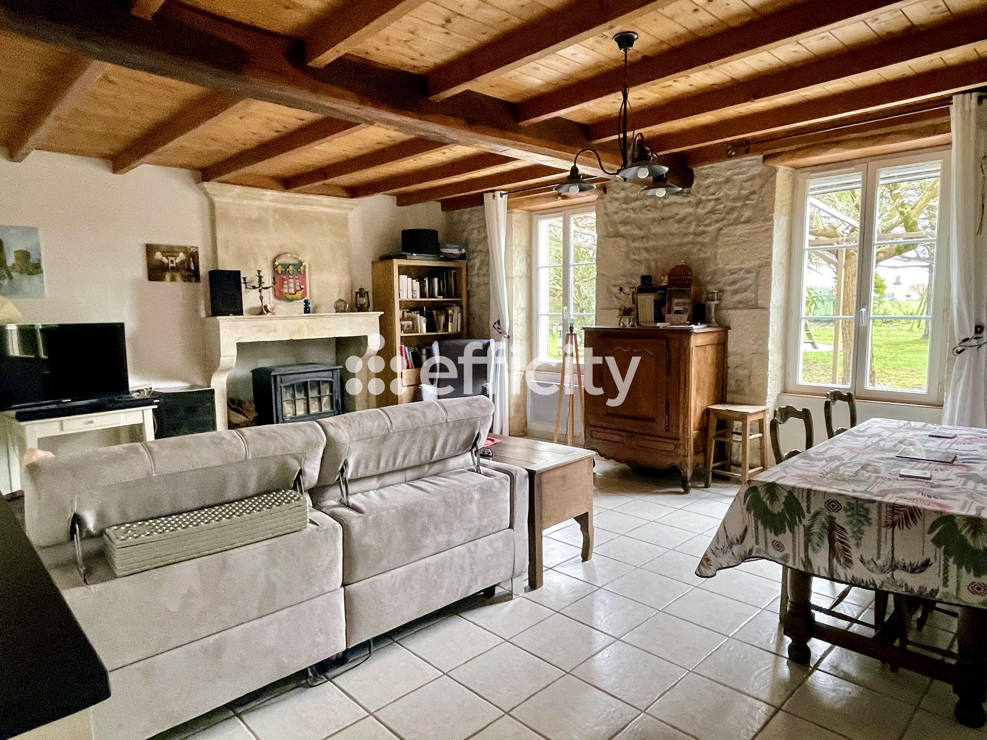 Achat immobilier Maison 5 pièces  148m2 à Voissay (17400) - Photo n°4