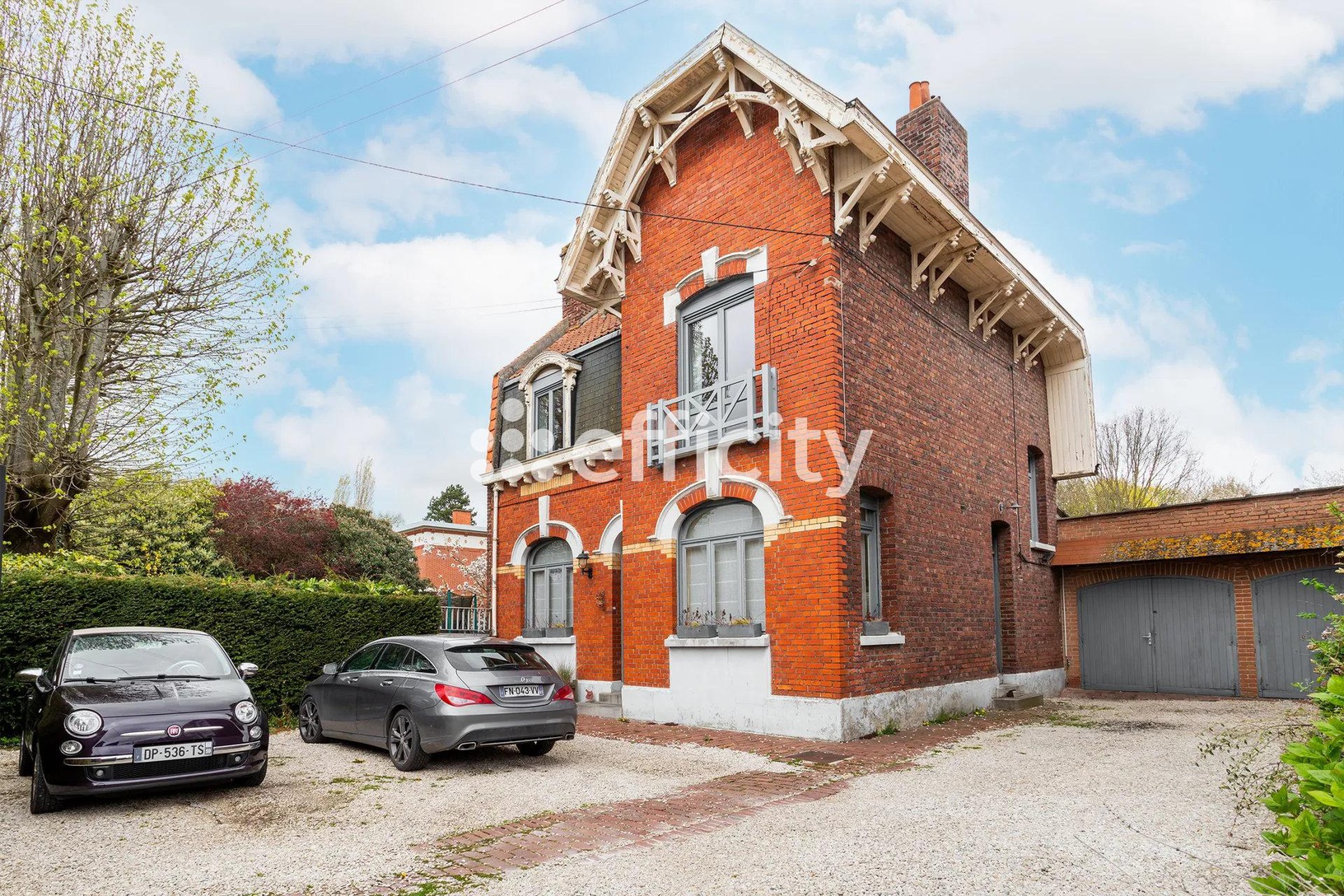 Achat immobilier Maison 7 pièces  160m2 à La Chapelle-d'Armentières (59930) - Photo n°1