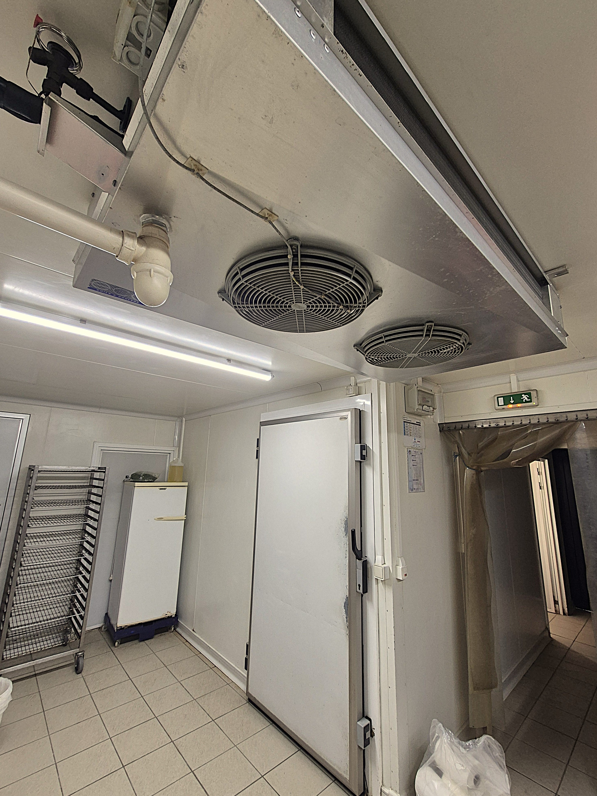Achat immobilier Fonds de commerce   96m2 à Saint-Romain-de-Benet (17600) - Photo n°9