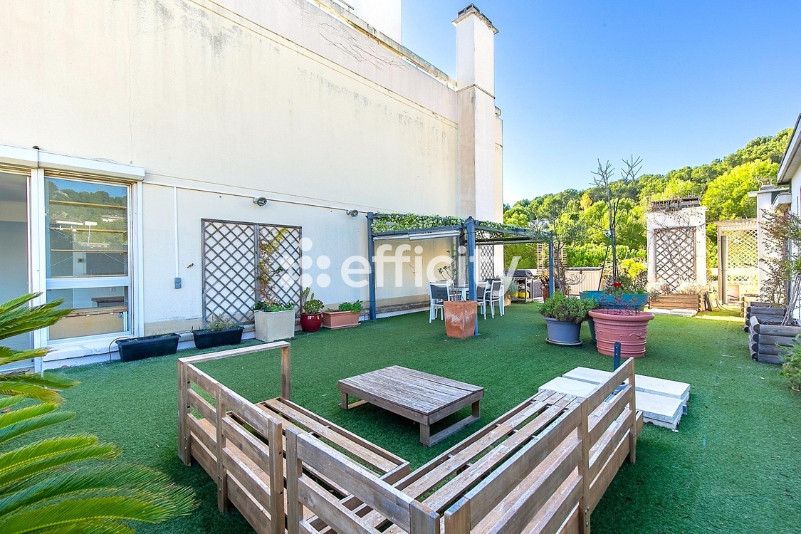 appartement 3 pièces - 87m2 à Marseille (13008)