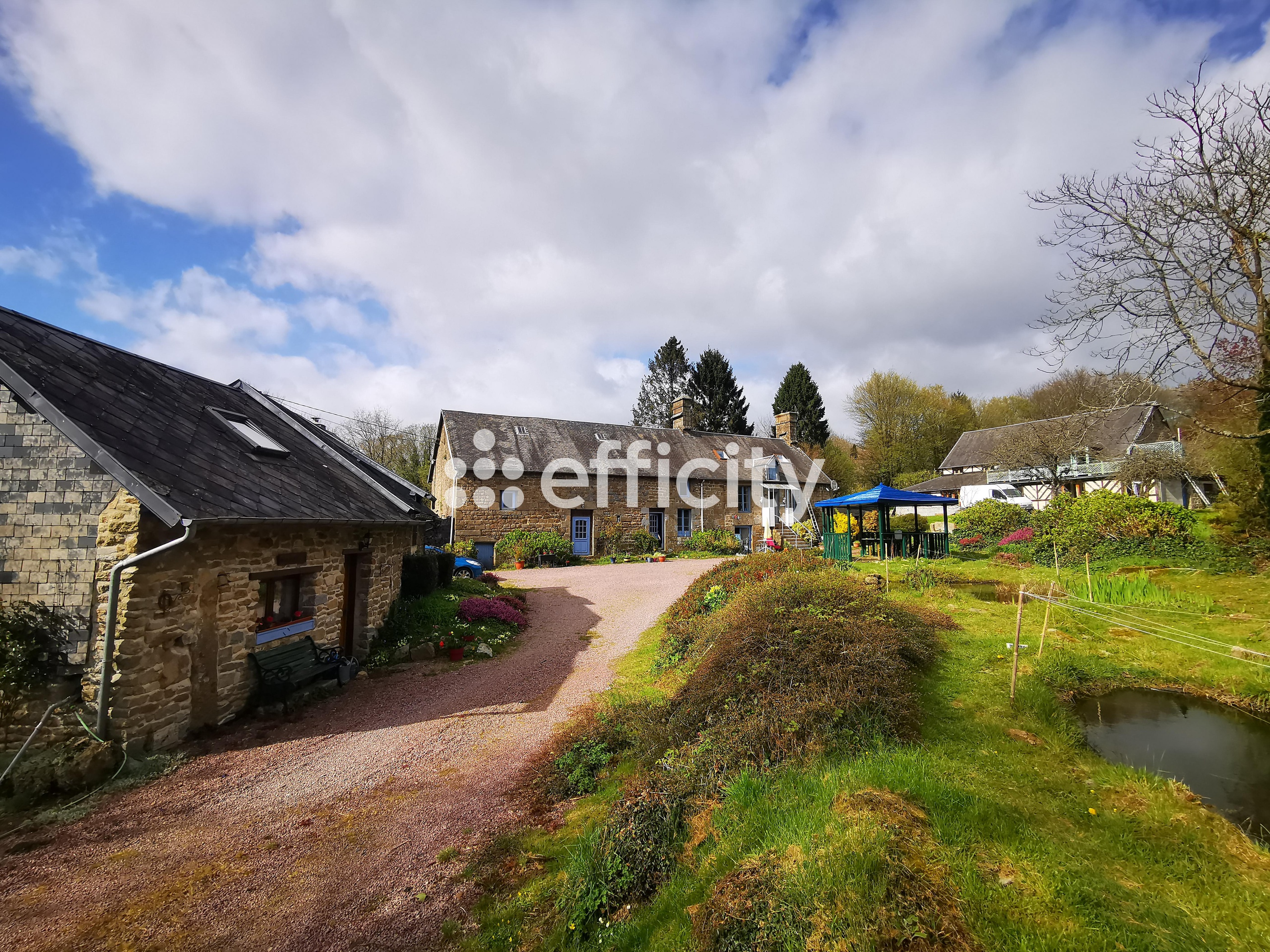 maison 14 pièces - 330,0m2 à Saint-Michel-de-Montjoie (50670)