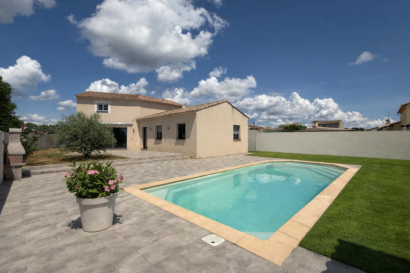 Achat immobilier Maison 5 pièces  184m2 à Bernis (30620) - Photo n°1