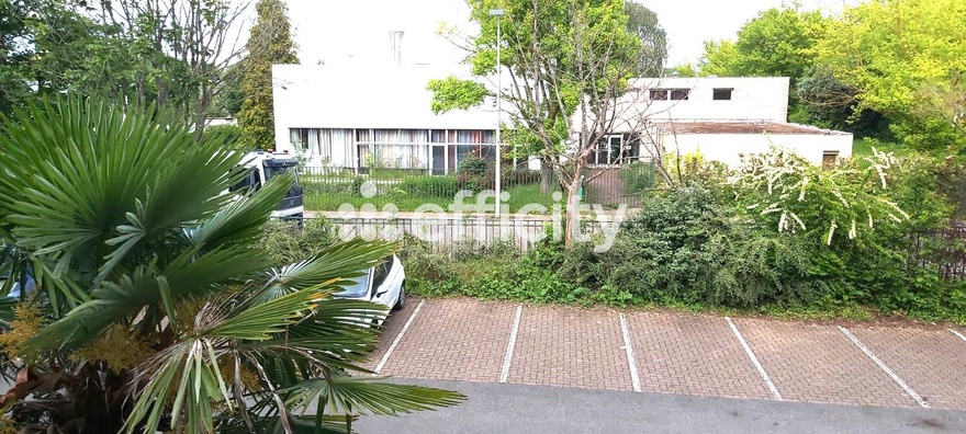 local-commercial 10 pièces - 2180,0m2 à Montigny-le-Bretonneux (78180)
