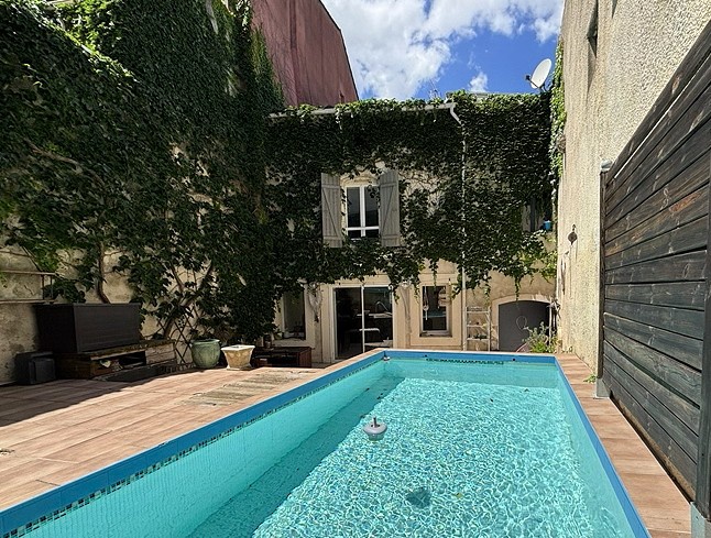 Maison 6 pièces 212 m² · à Pierrelatte · 212 m² · 340 000 €