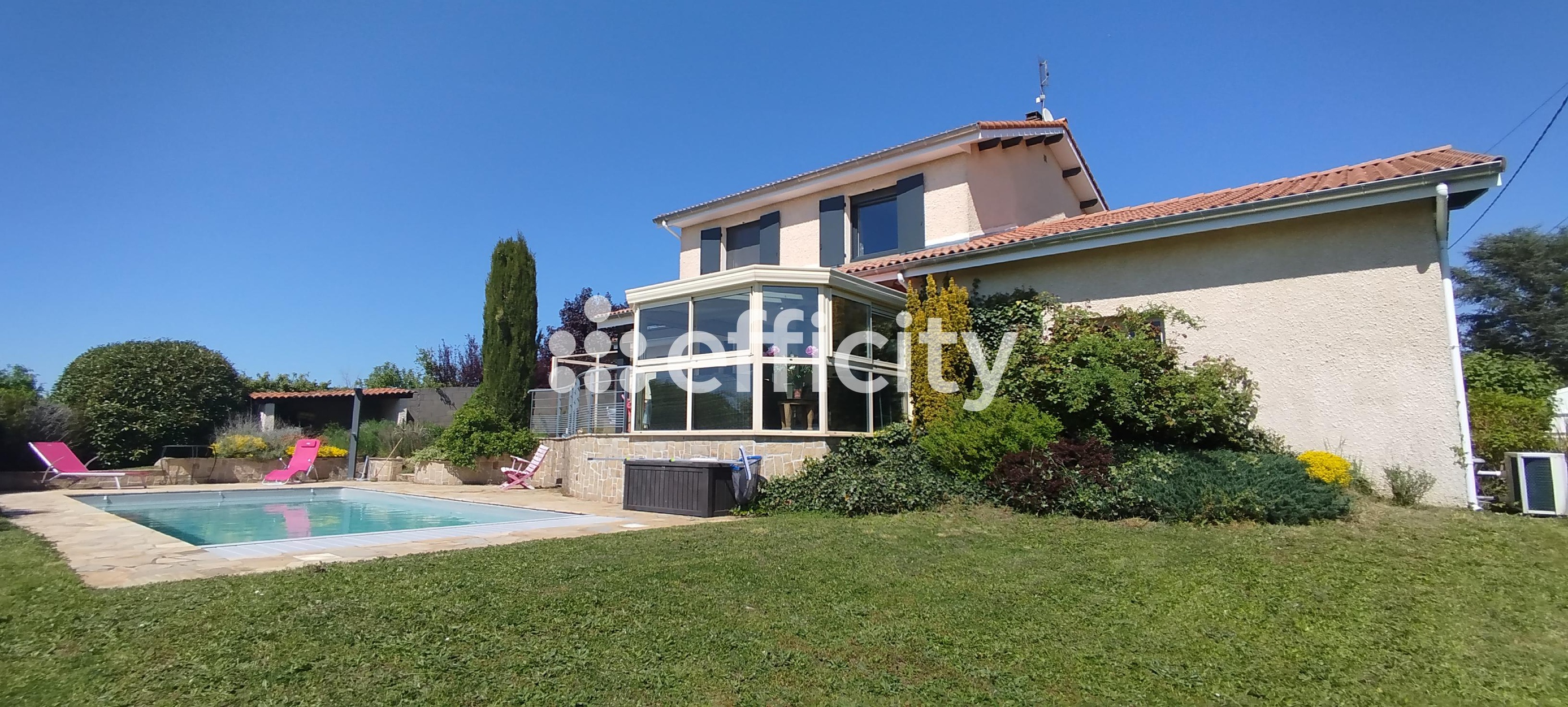 Achat immobilier Maison 6 pièces  115m2 à Saint-Médard-en-Forez (42330) - Photo n°1