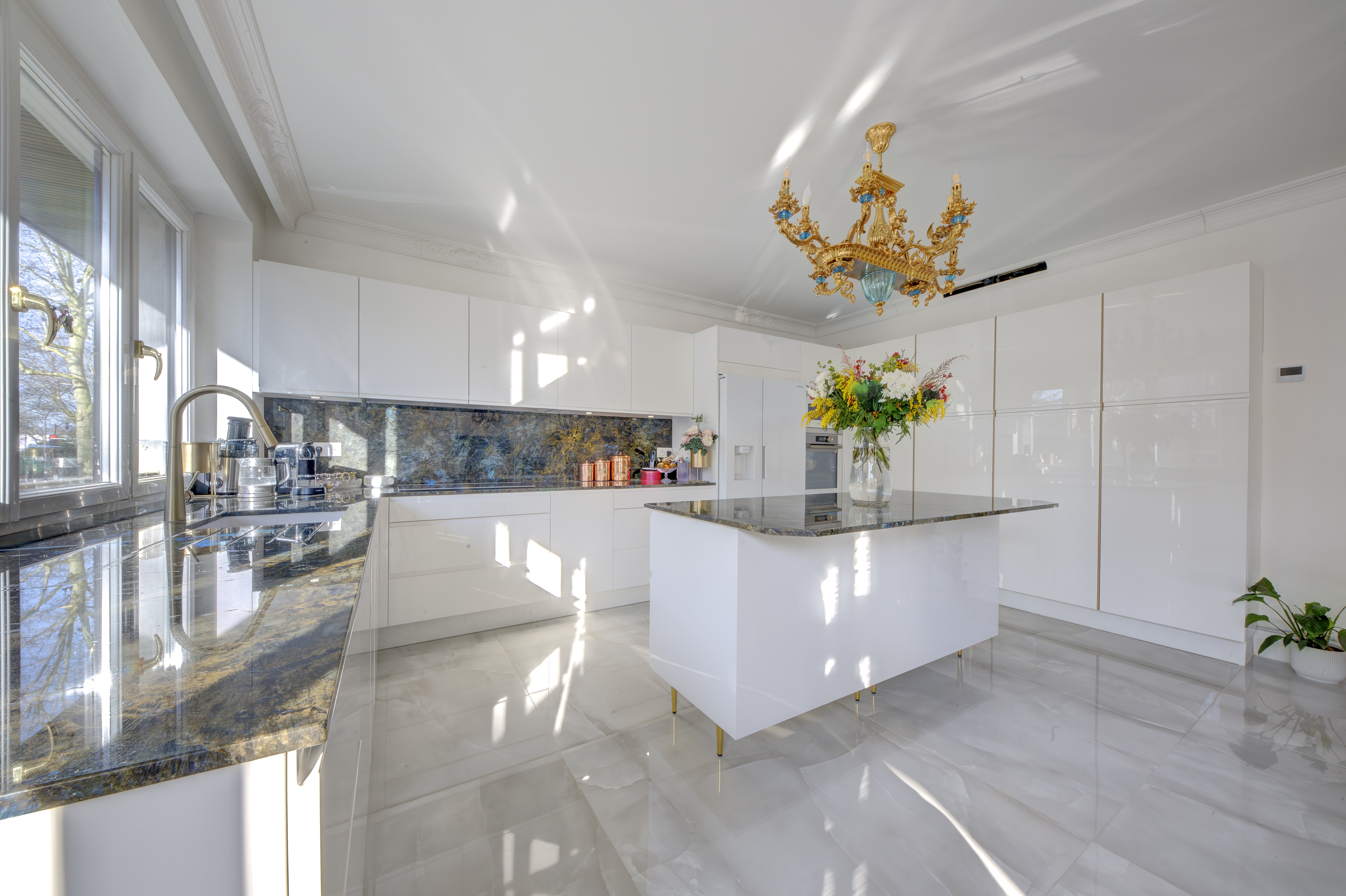 Achat immobilier Appartement 5 pièces  158m2 à Paris (75016) - Photo n°7